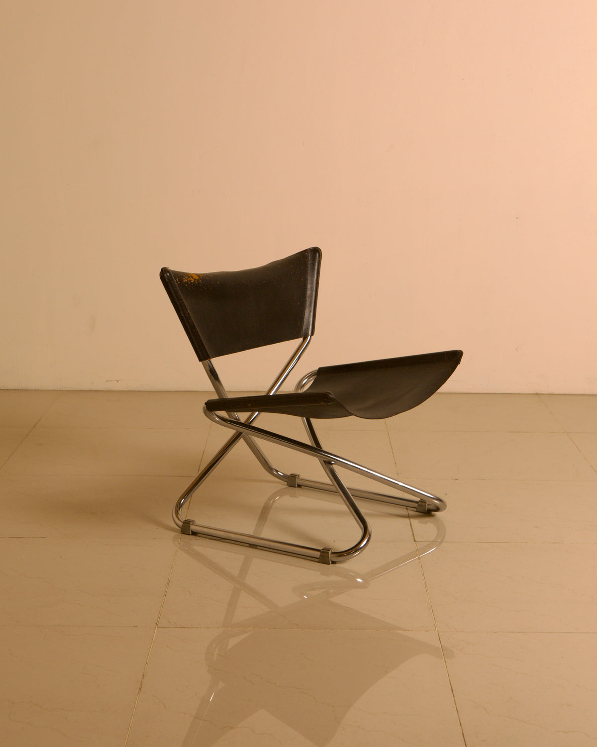 Chaise d'appoint "Z" Scandinave en cuir noir patiné par Erik Magnussen pour Torben Ørskov by Treaptyque
