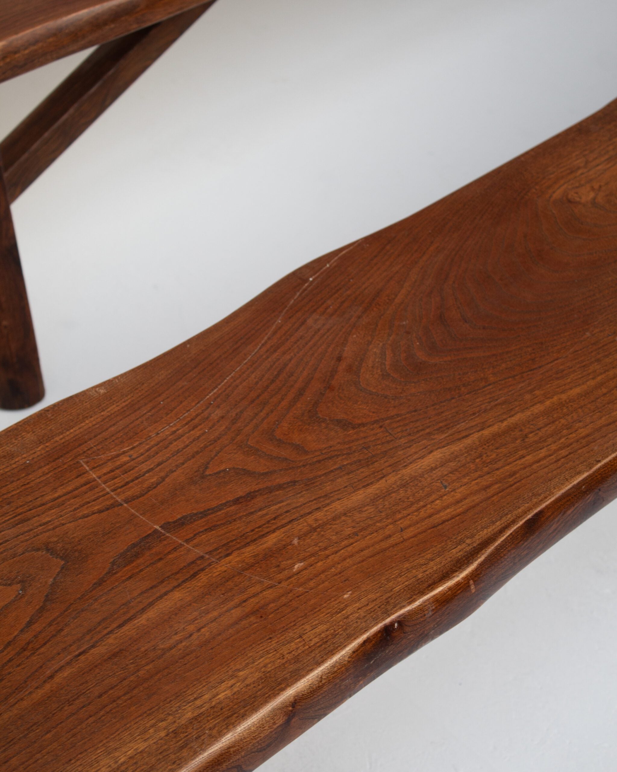 Rustique Bench in Wood — close-up of handcrafted wooden surface