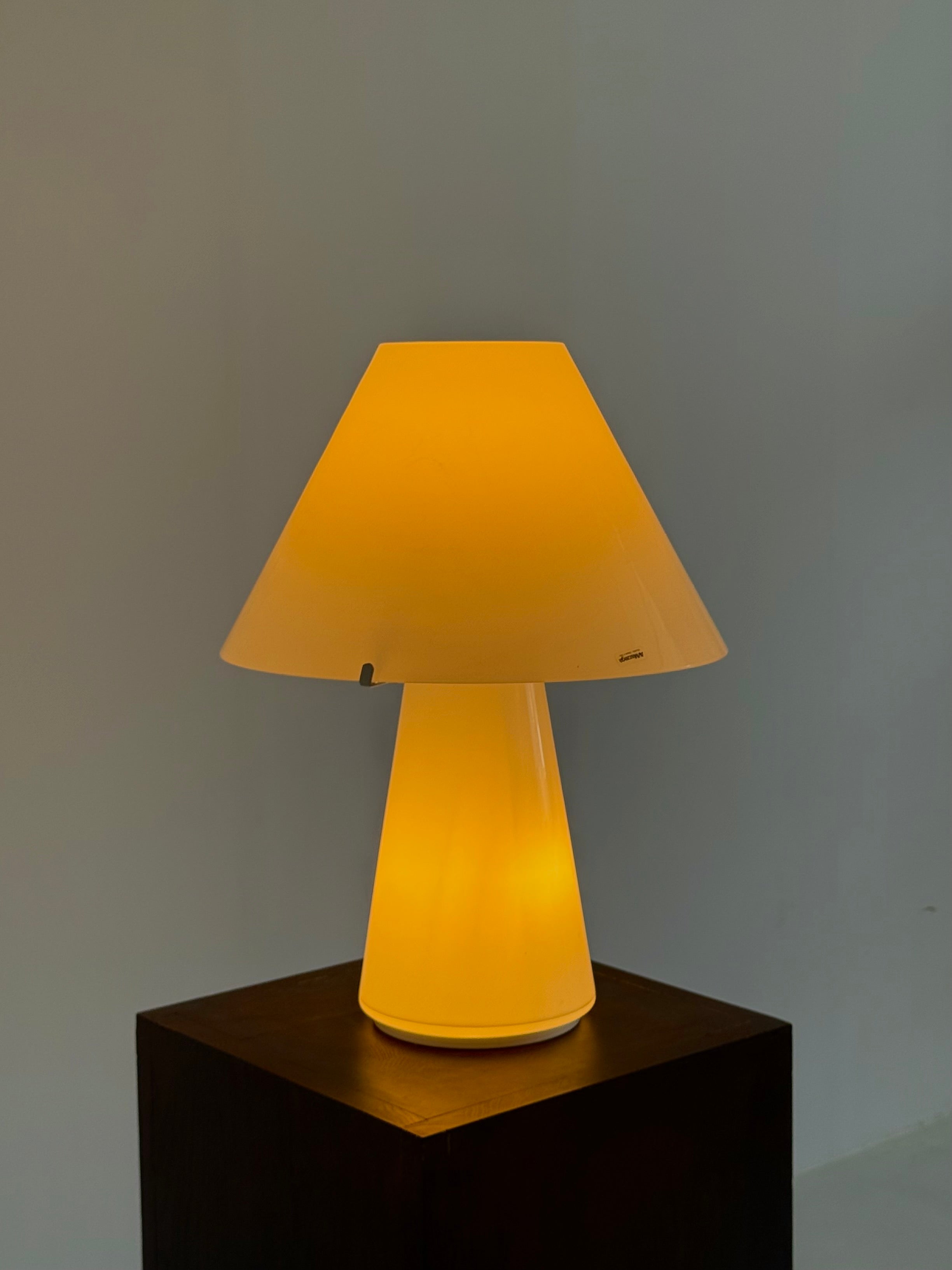 Vintage Italian Mushroom Table Lamp by Carlo Nason for AV Mazzega large — lifestyle setting