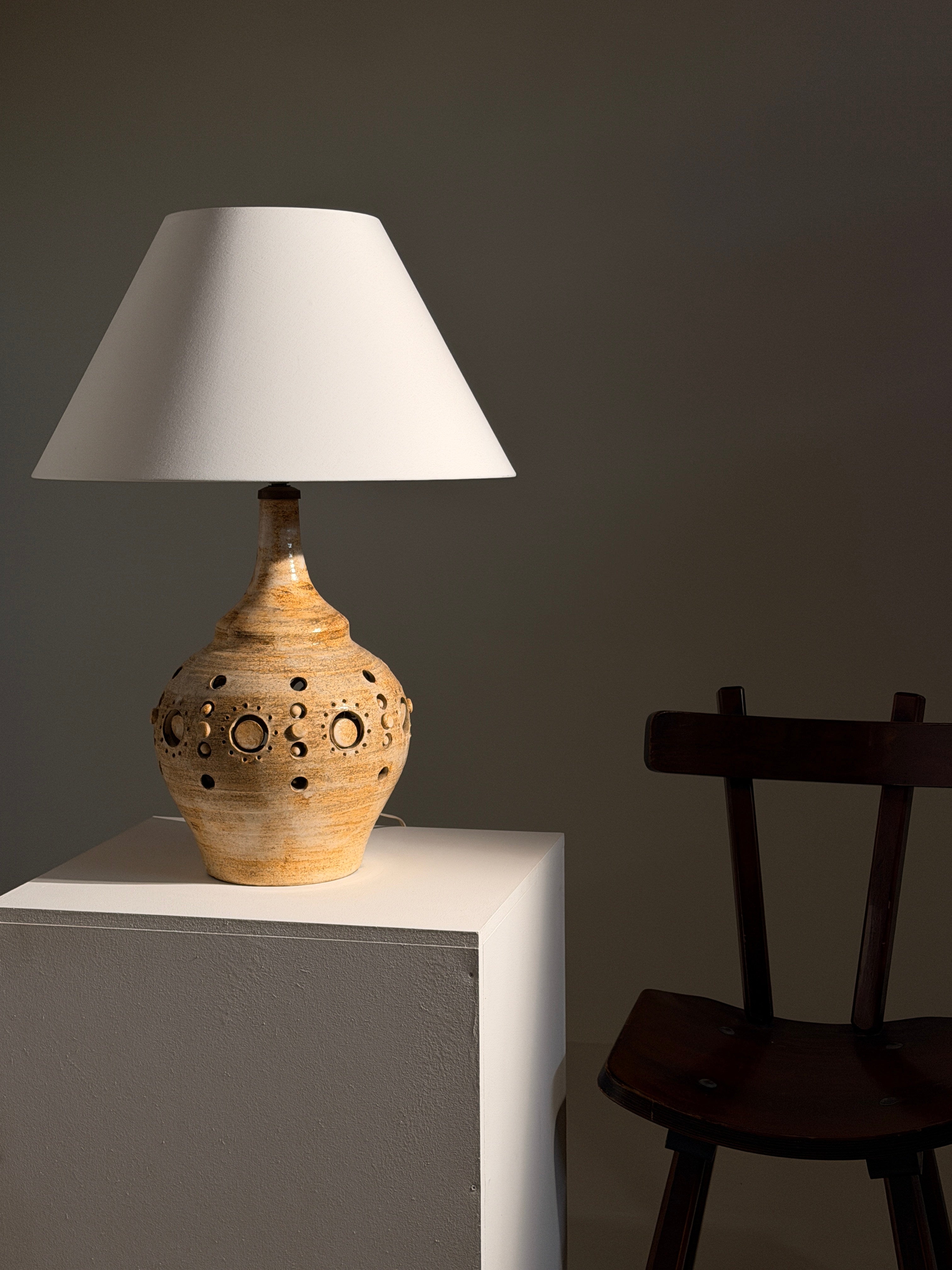 Large ceramic table lamp by Georges Pelletier, circa 1960 by Figuresdesign | The Oblist