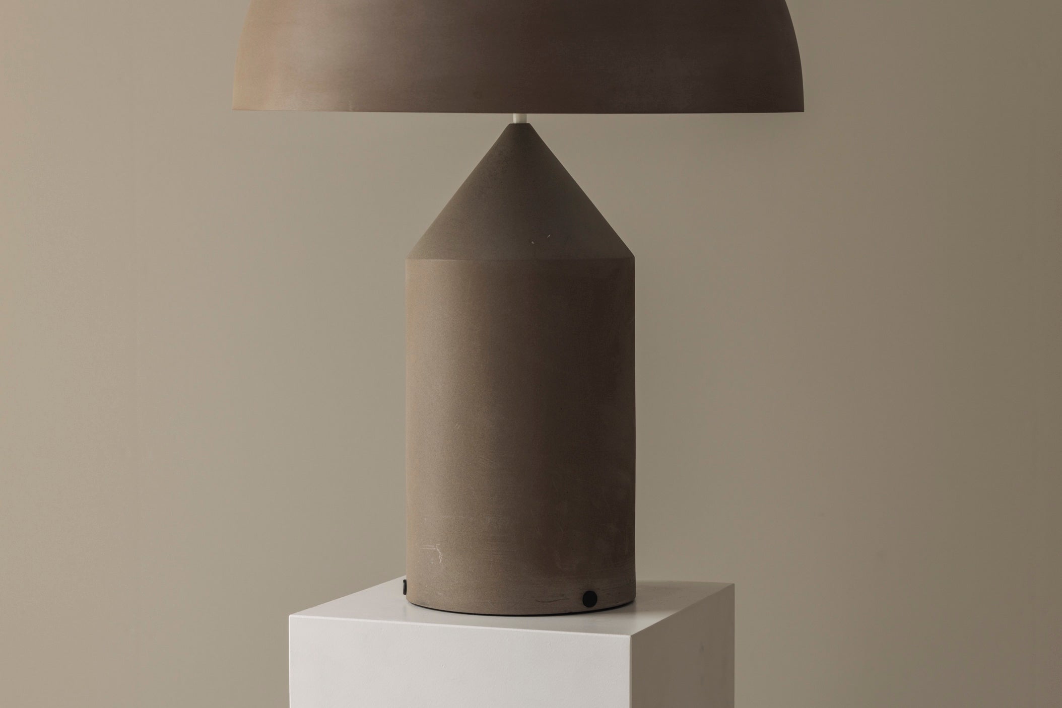 Rare first edition Atollo table lamp by Vico Magistretti for Oluce, Italy 1977 — side angle