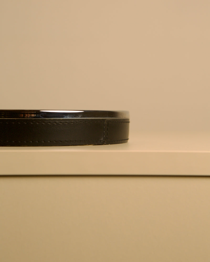 Italian Metal and Black Leather Valet Tray, 70s — close-up of black leather edge