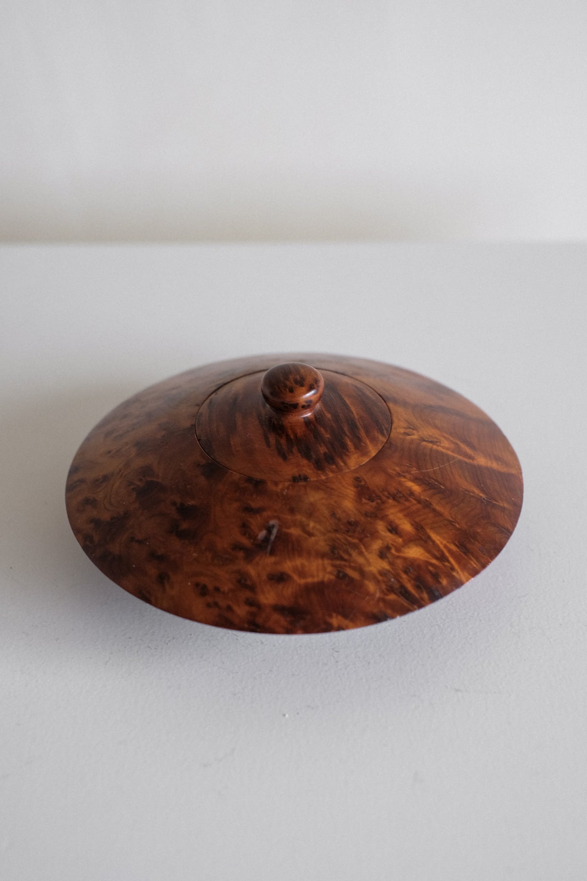 Thuya Wood Box — detail view