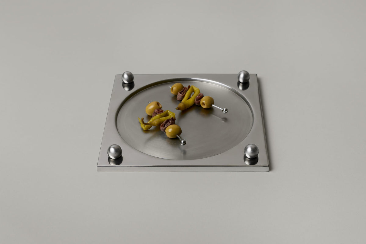 Gathering Tray — detail view