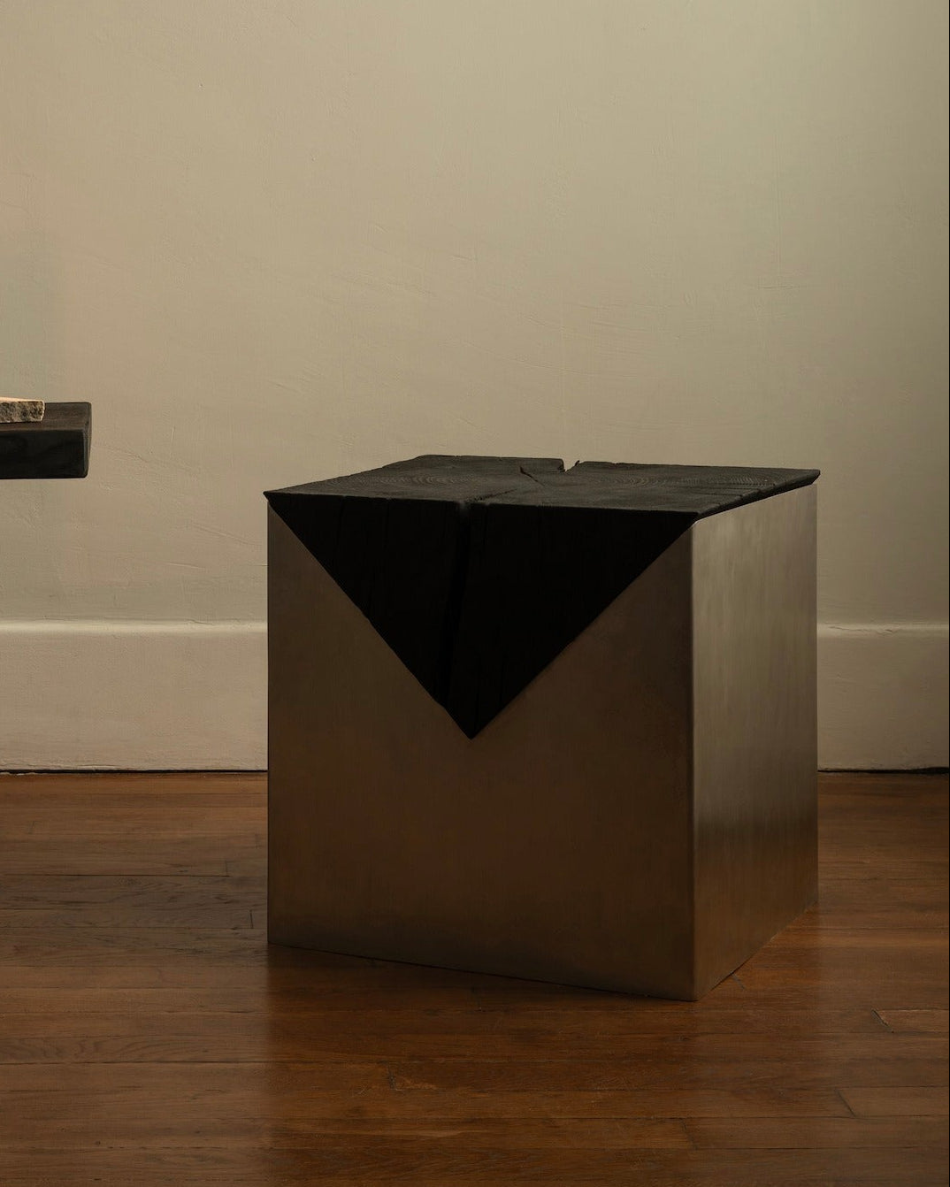 SIDE TABLE ( 07 ) — detail view