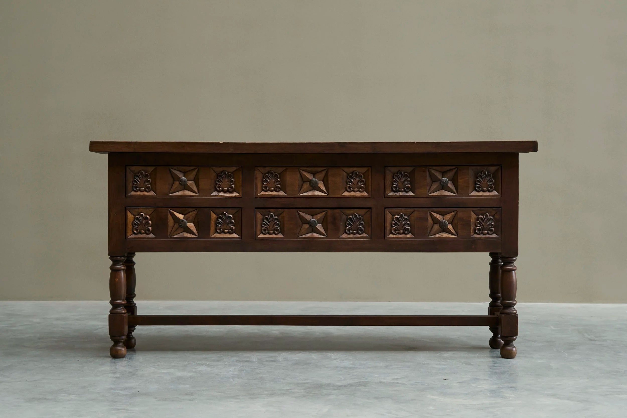 Spanish Style Sideboard in Hand-Carved Solid Walnut and Wrought Iron Early 20th Century — close-up