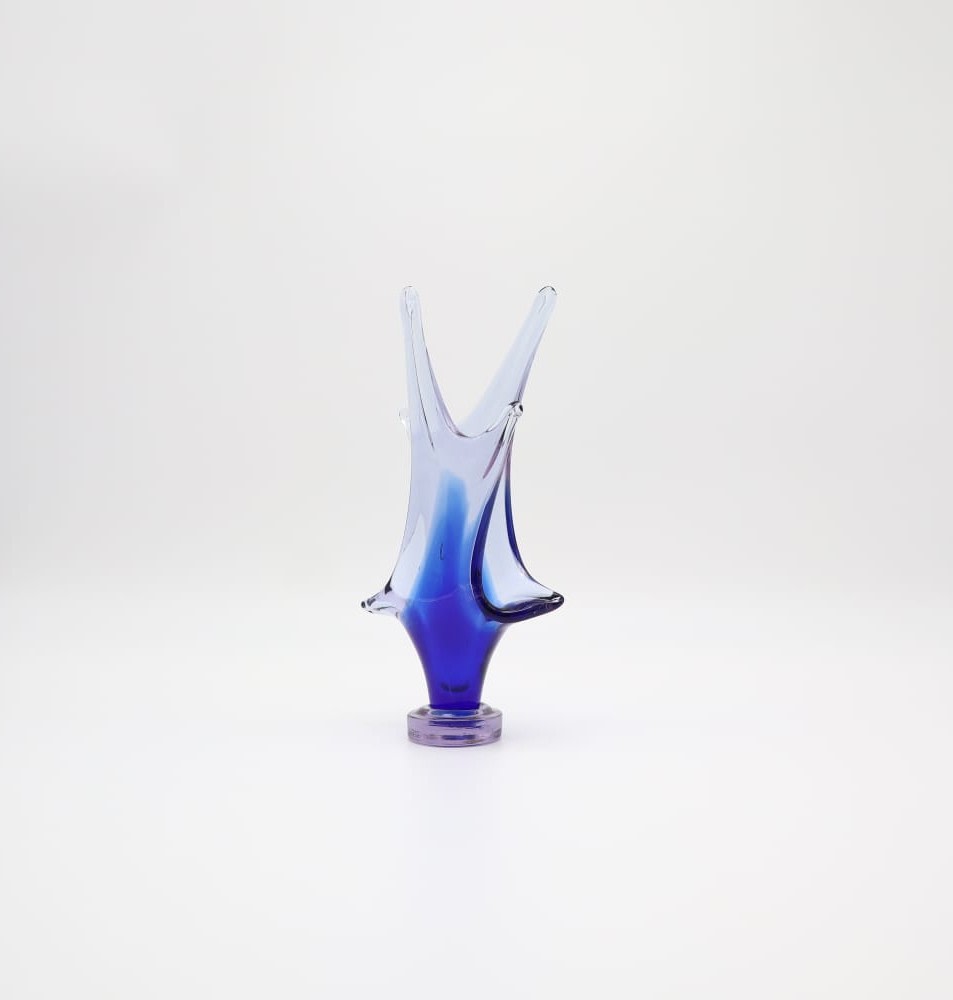 Mid-Century Hand-Blown Sculptural Glass 'Petal' Vase by Jan Beránek for Škrdlovice – 1960s — detail view
