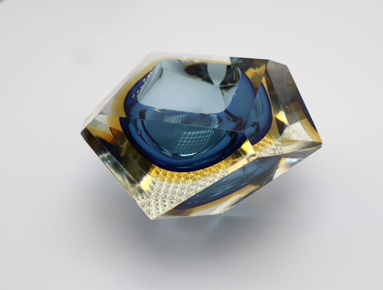 Diamond Murano Glass ashtray by Flavio Poli for Seguso 60's — angled view highlighting blue and gold colors