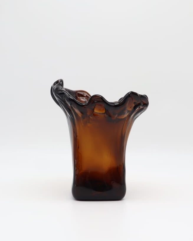 Mid-Century Hand-Blown Amber Glass Handkerchief Vase – 1960s/1970s — detail view