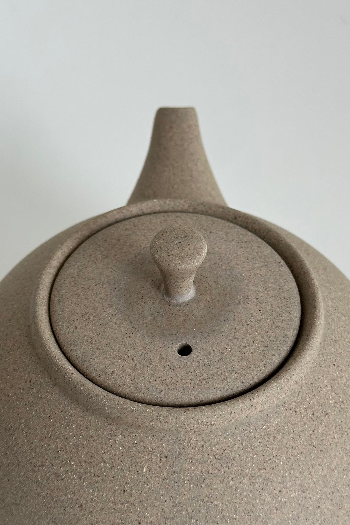 LIMINALIA sidehandle teapot — additional view