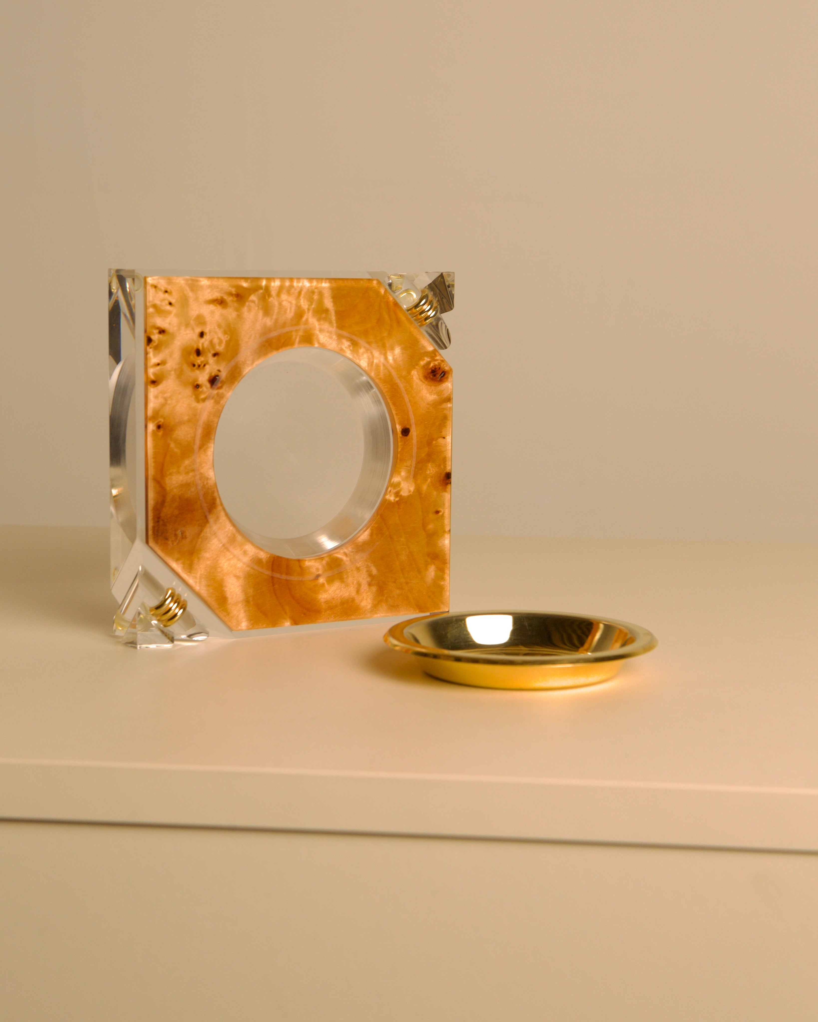 Italian wooden, plexiglass and brass ashtray/catch-all for smokers from the 70s — lifestyle setting