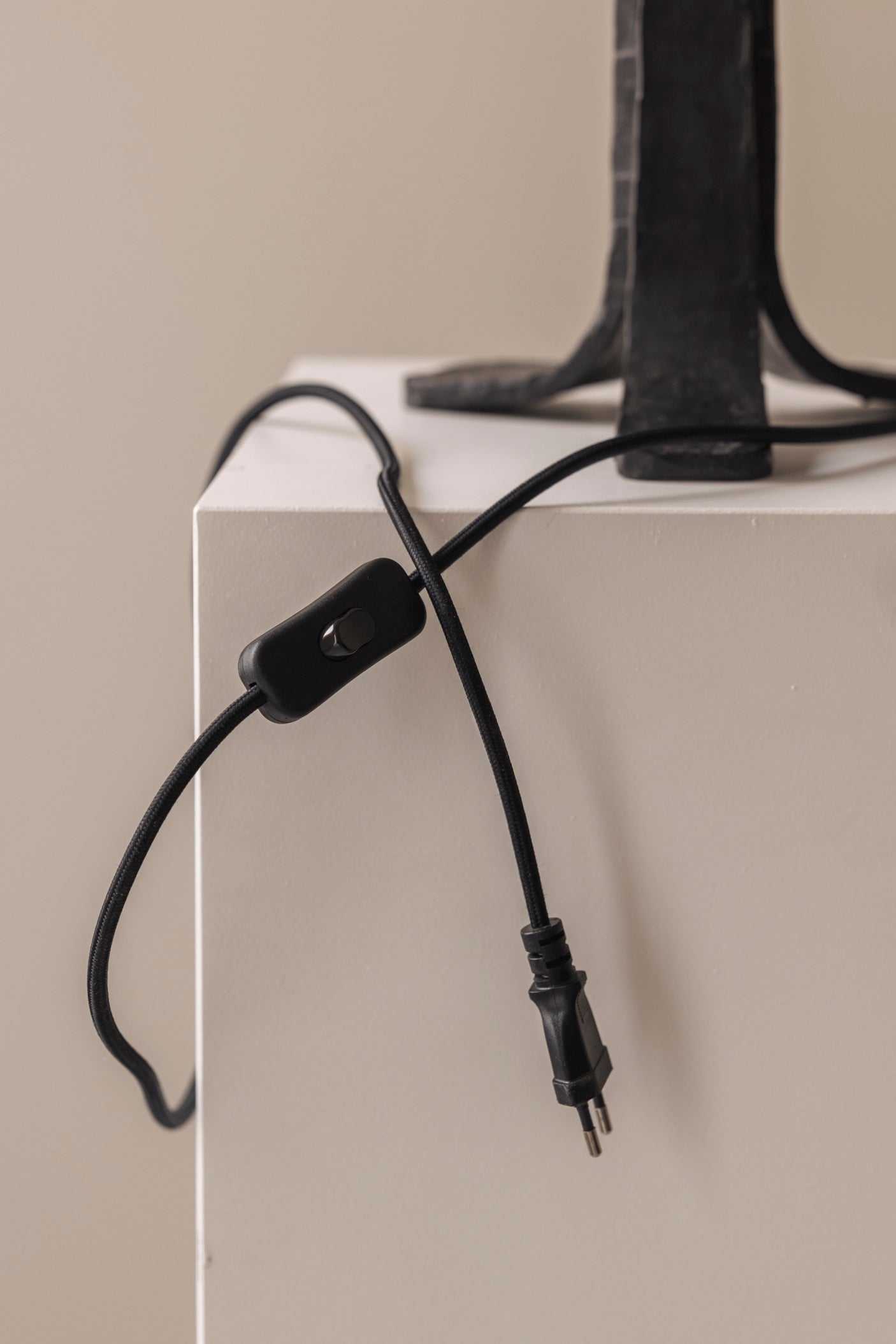 French wrought iron table lamp from the 1940s. — additional view