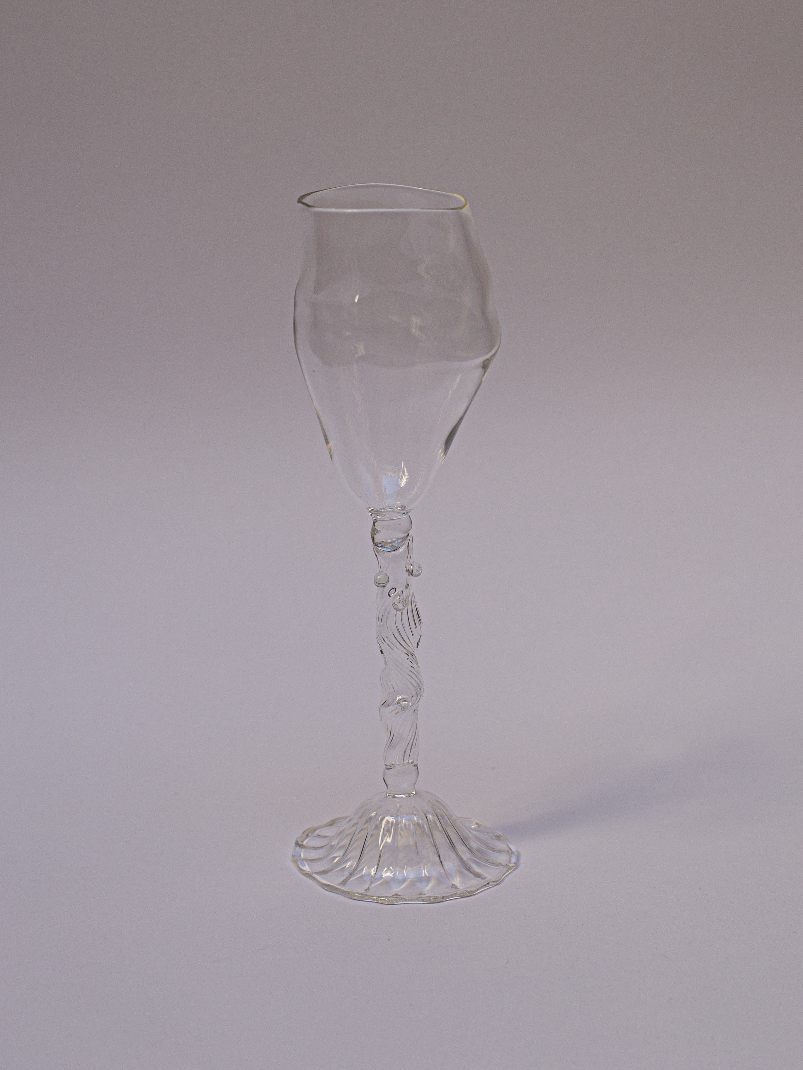 Nymphs wine glasses – set of 2 — lifestyle setting
