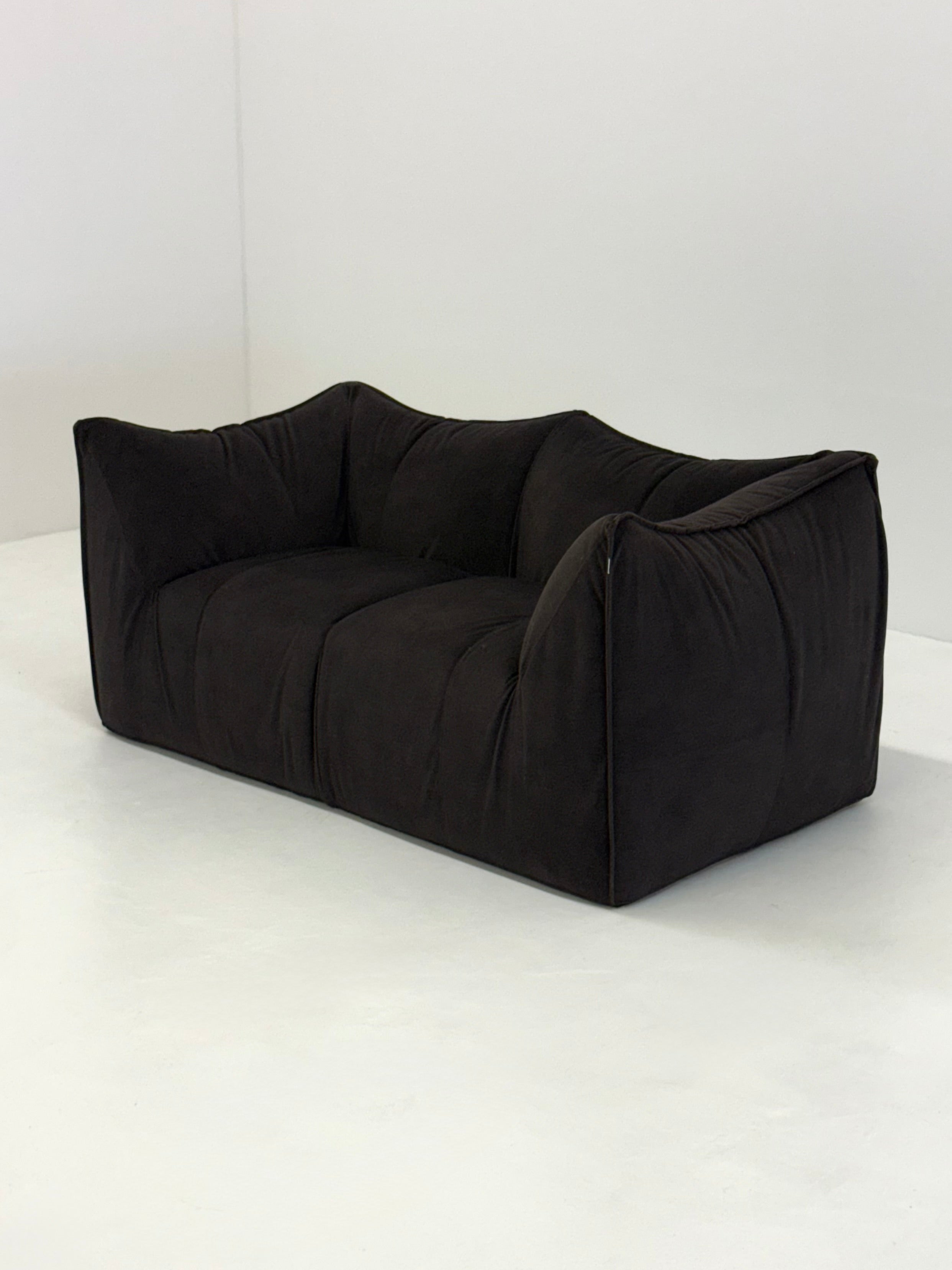 Vintage Bambole sofa in dark brown by Mario Bellini for B&B Italia — detail view