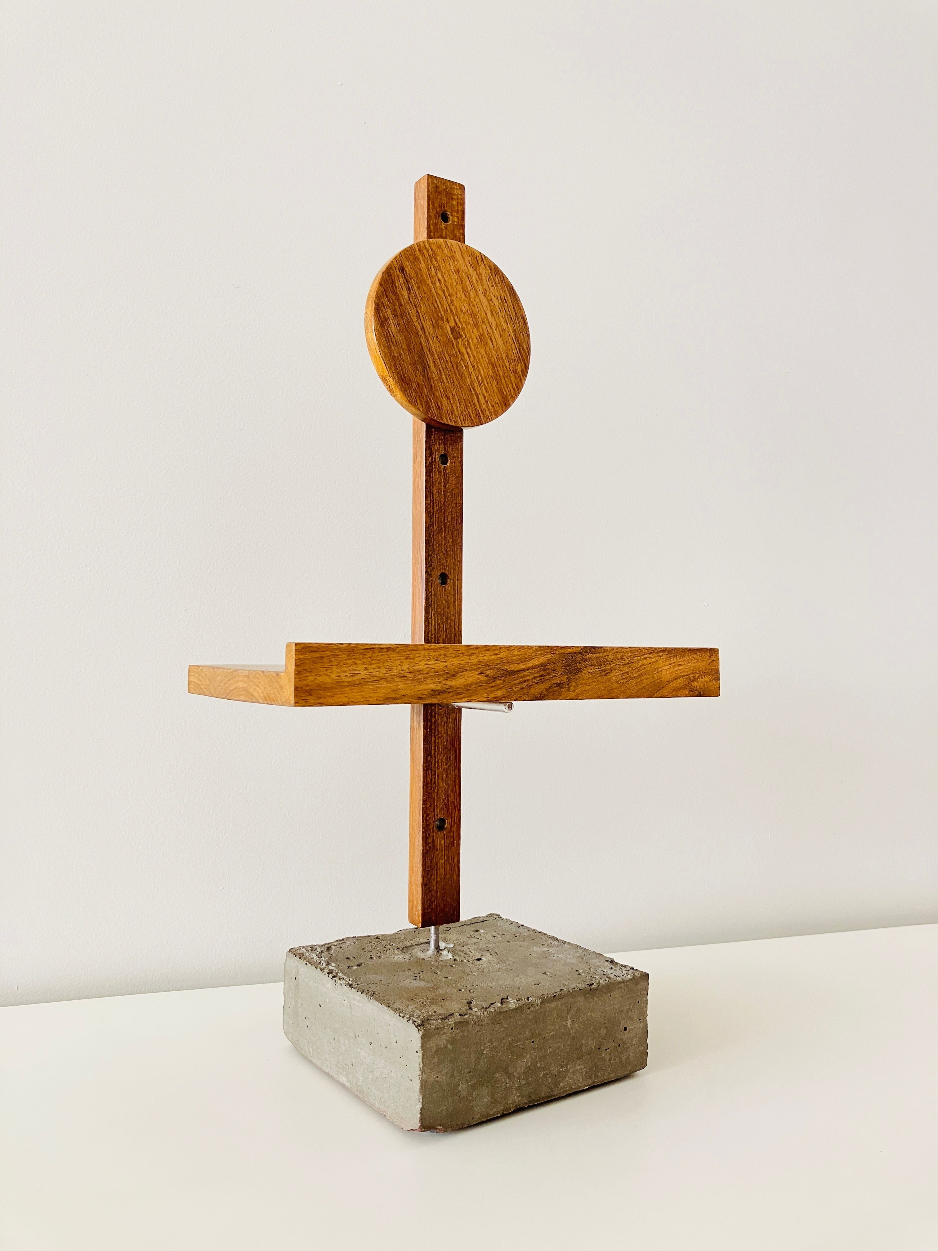 Teresa wooden easel frame with concrete base detail view