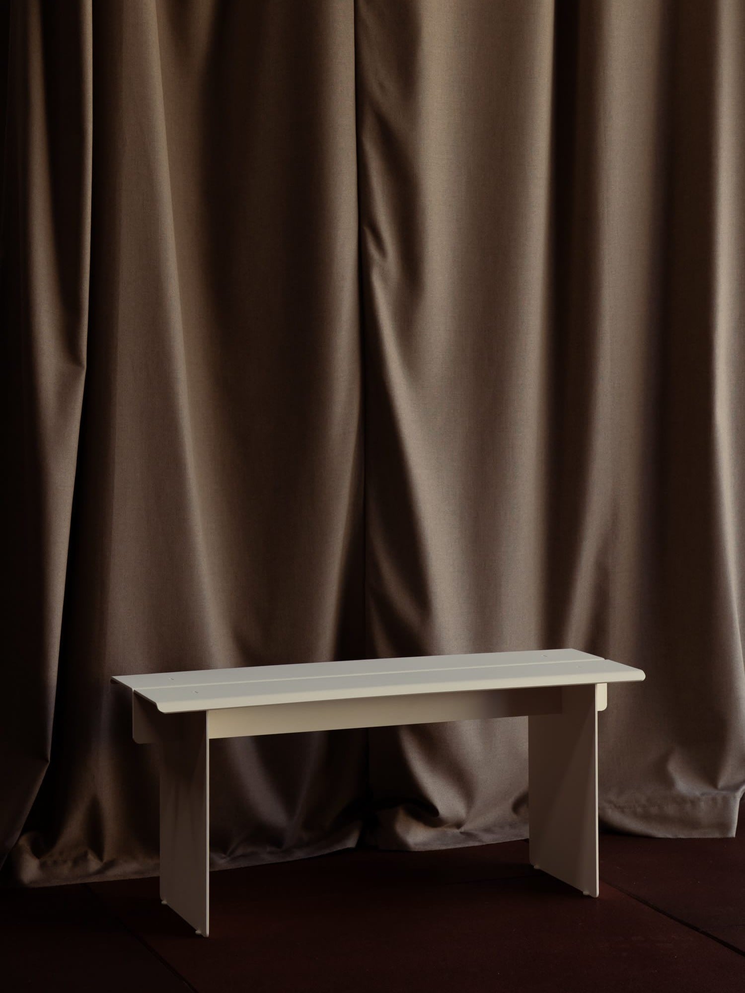 "Pleg Bench" Aluminium — alternate view