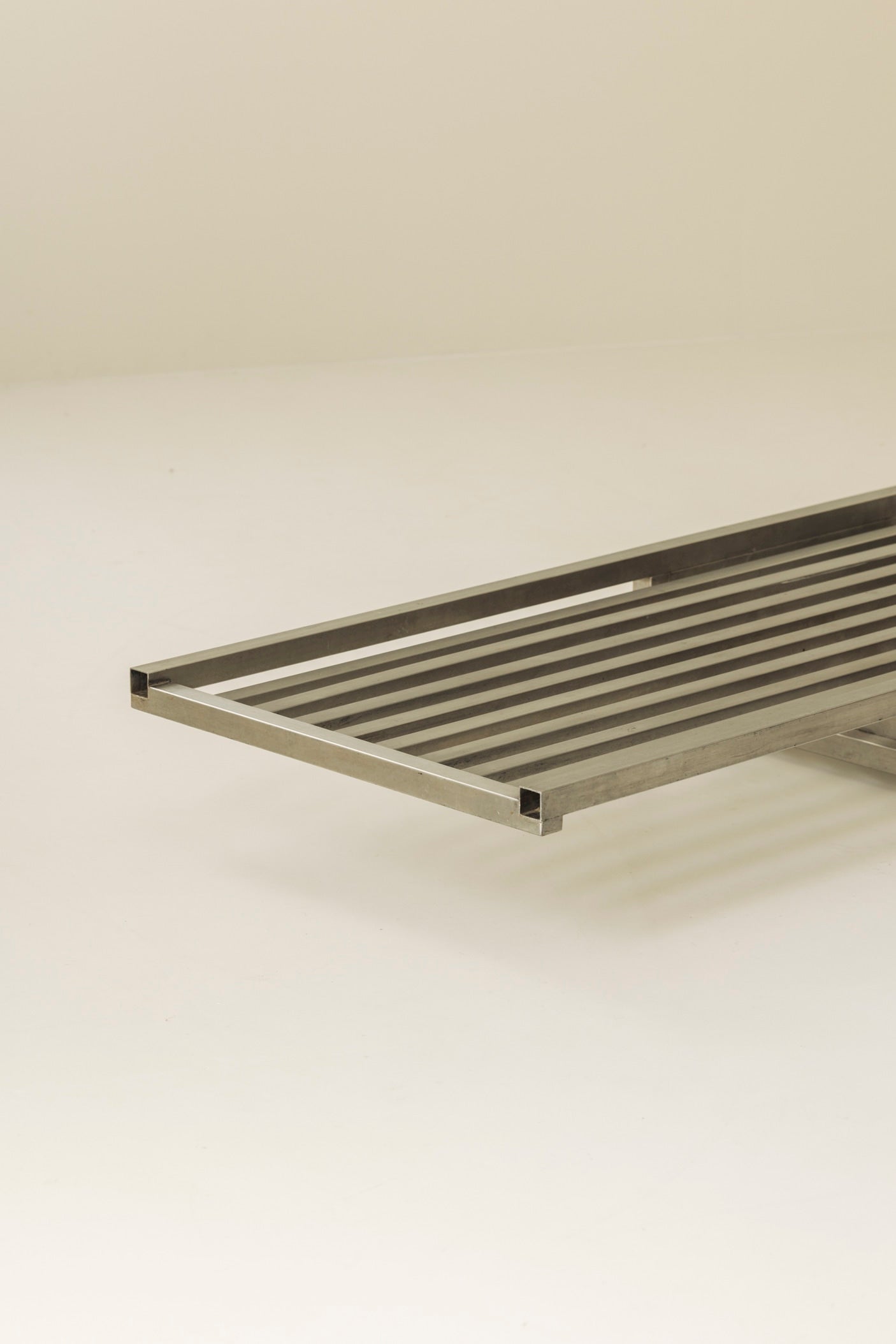 Exceptional French Stainless Steel Modernist Daybed / Chaise Longue, 1970s — close-up