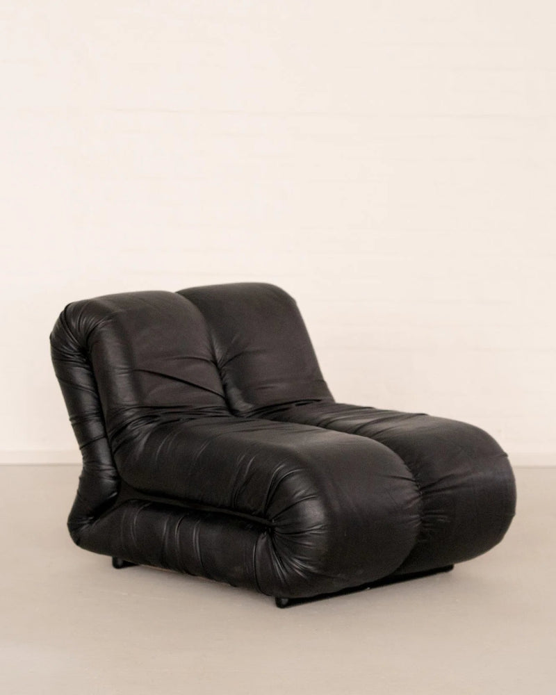 Pagru Lounge Chair by Claudio Vagnoni for 1P by Simply About Design | The Oblist — black leather, modern design