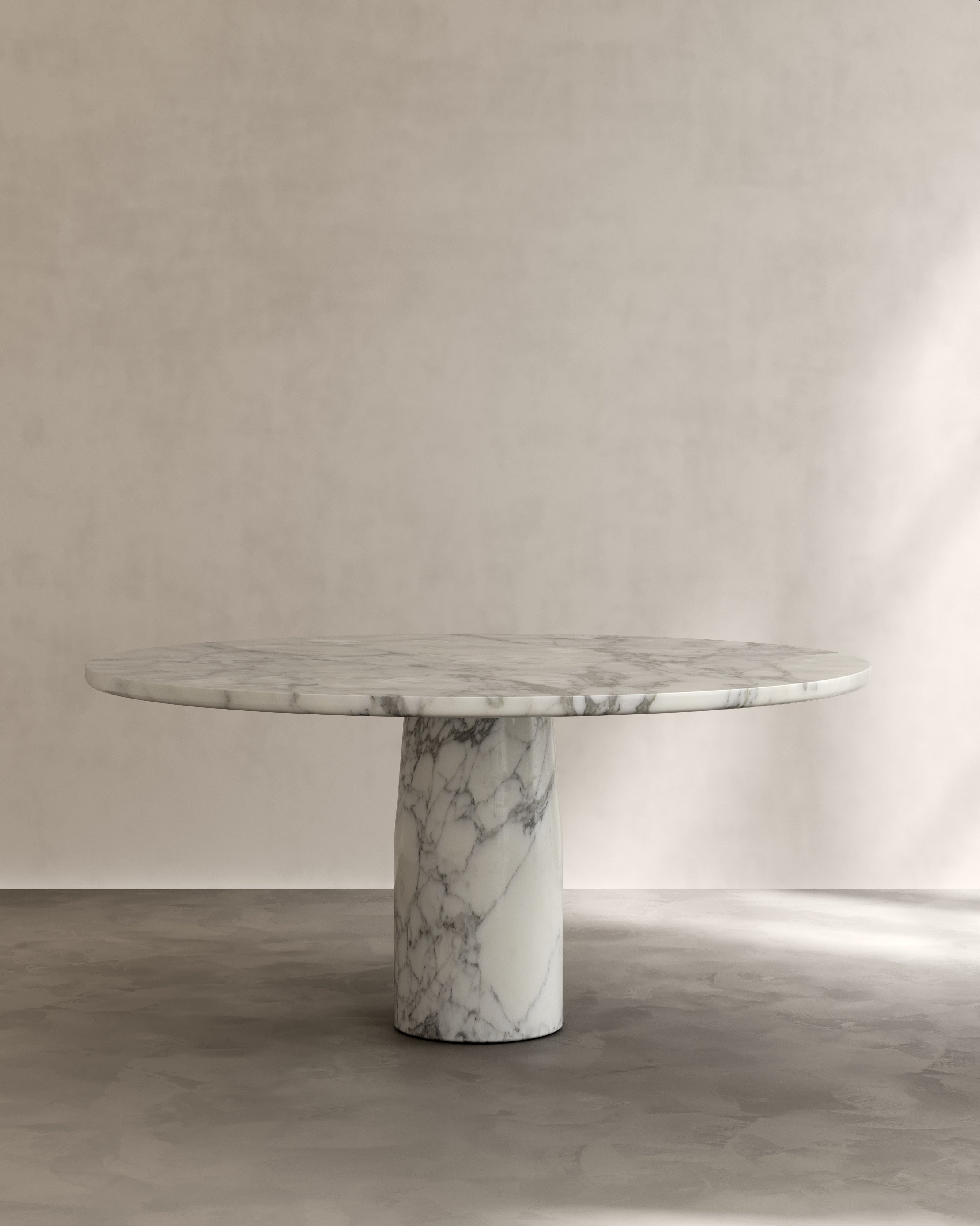 Isola III Dining Table