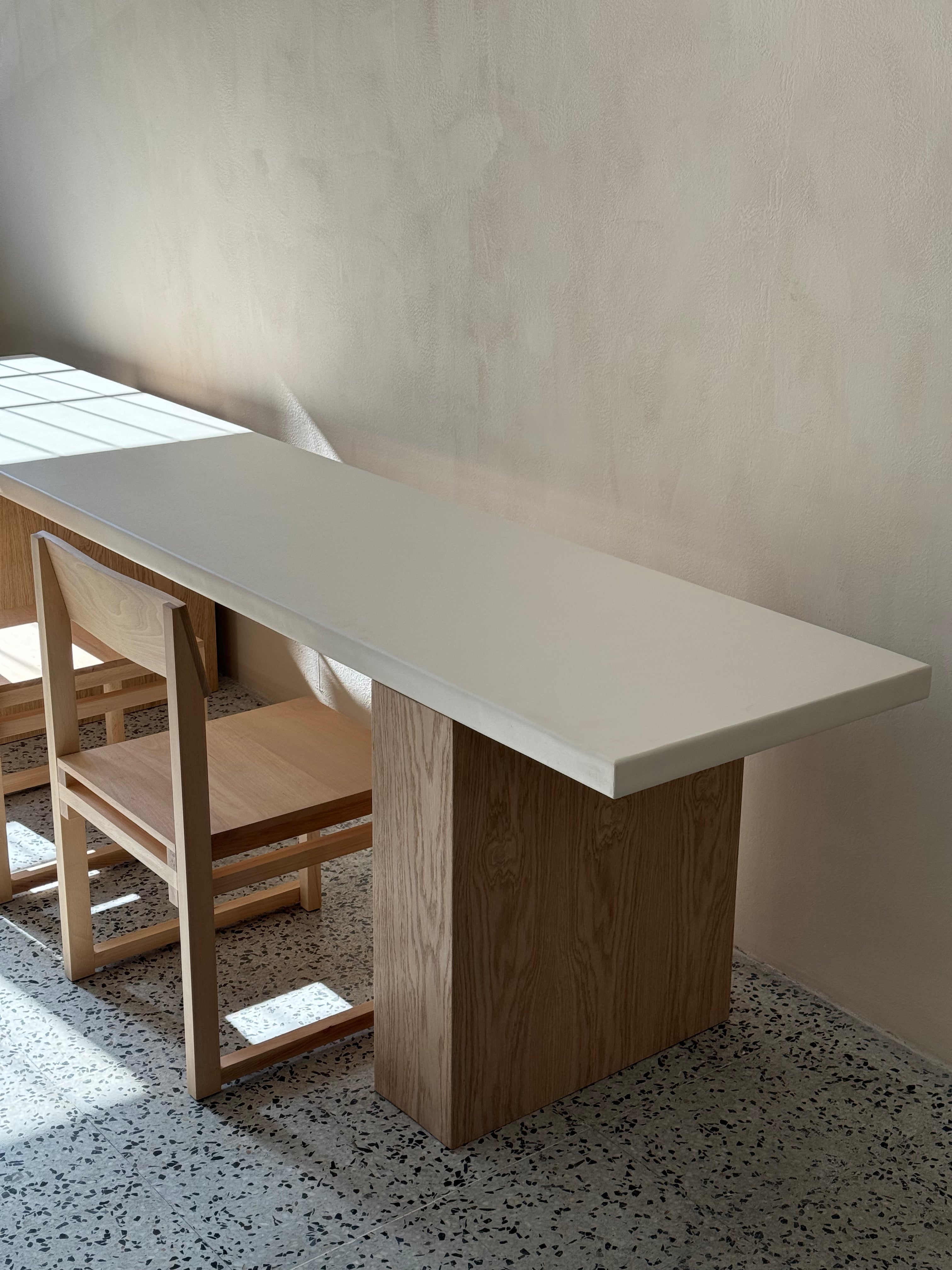 Canoa Studio Table 'Madeira' — detail view