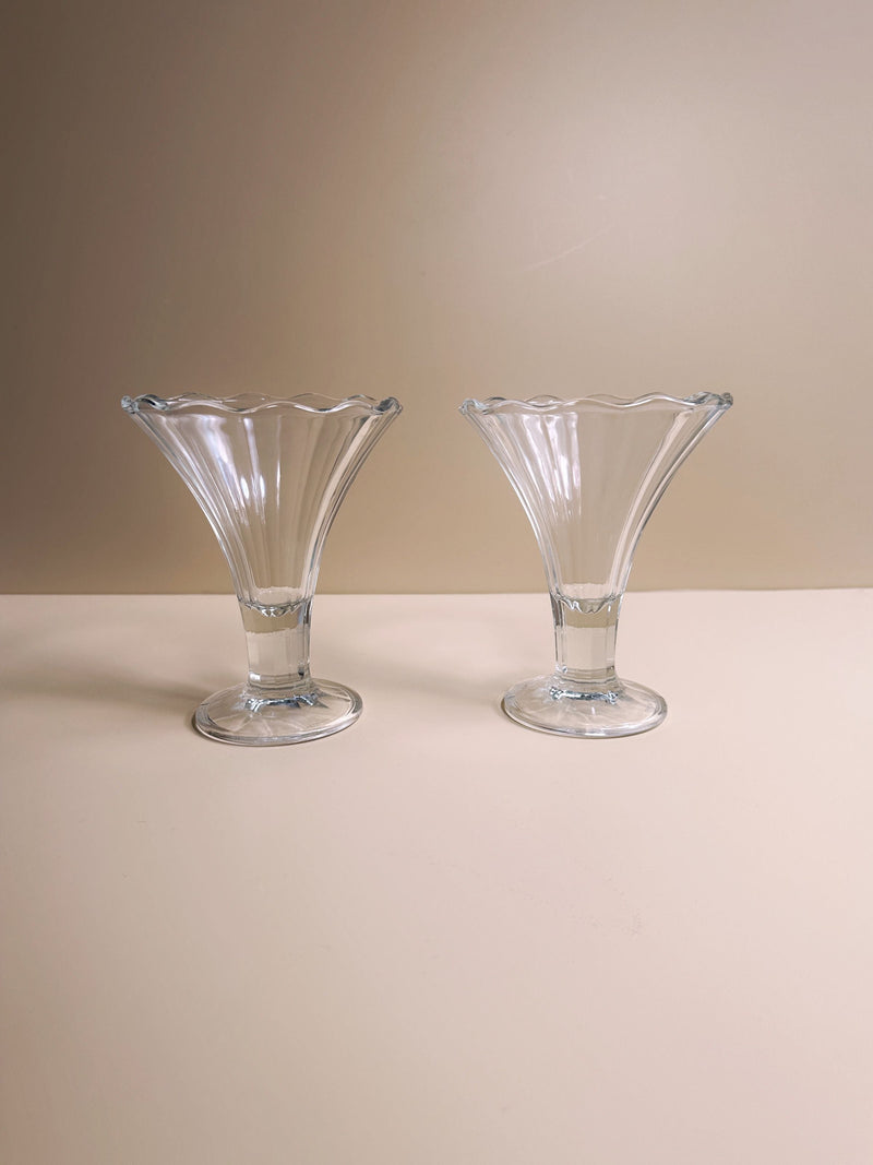 4 Italian Art Deco Dessert Glasses — close-up of clear glass texture