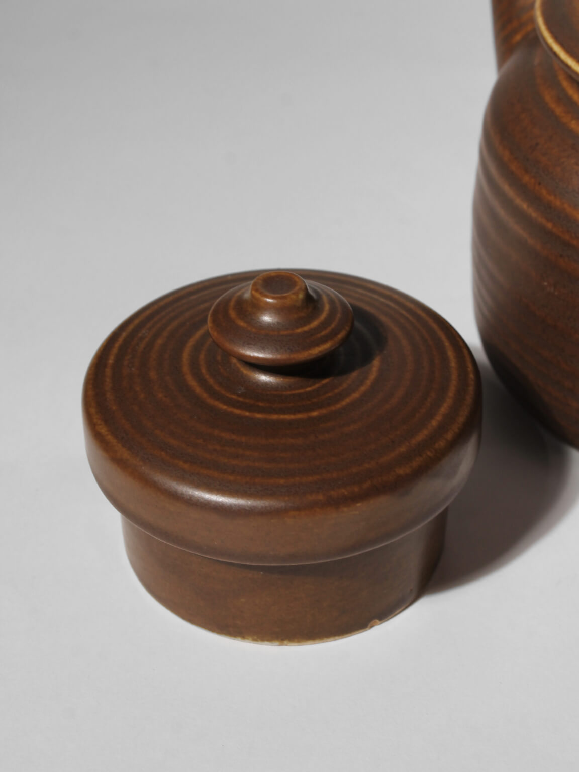 Ulla Procopé, Göran Bäck "Kaarna" Ceramic Matte Teapot — close-up