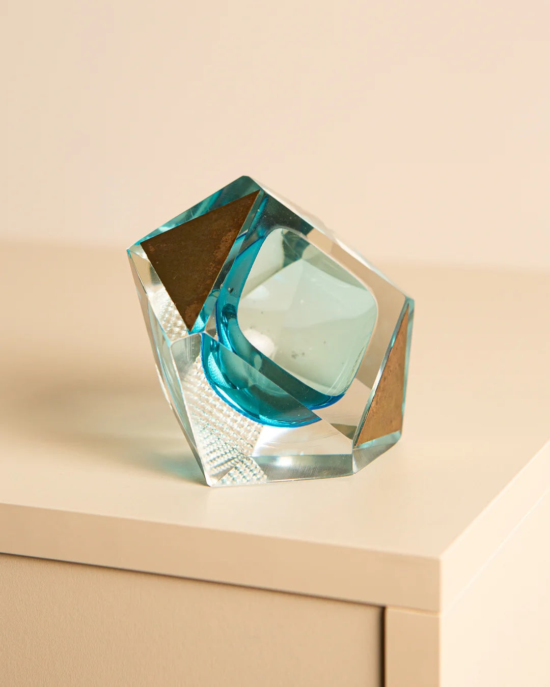 Turquoise Murano glass diamond ashtray by Flavio Poli angular view