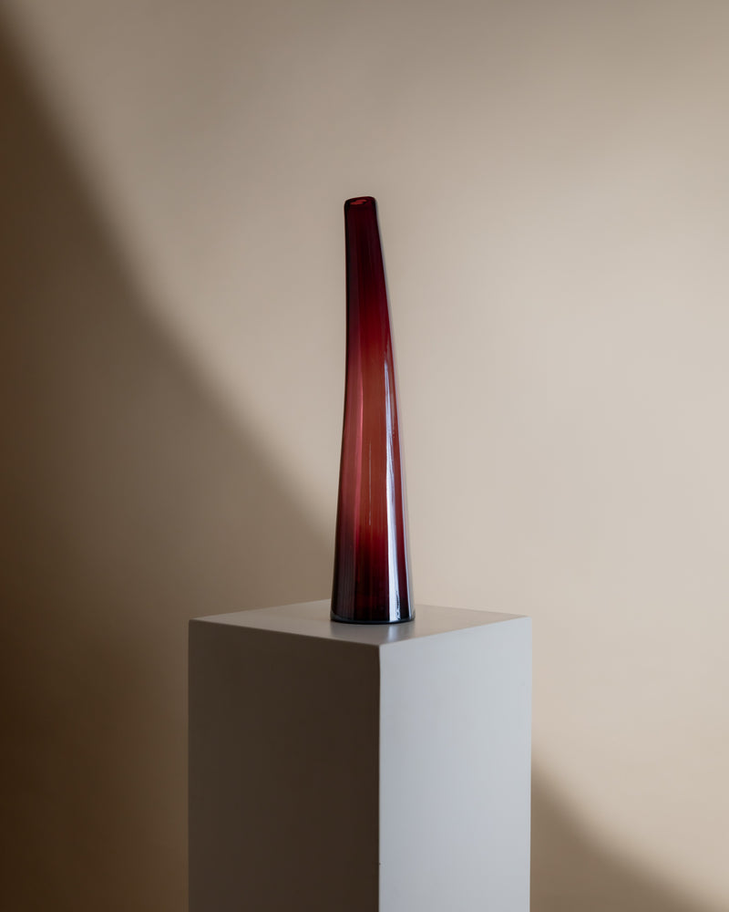 Large red Murano glass vase with tapered form, Italian 1970s design
