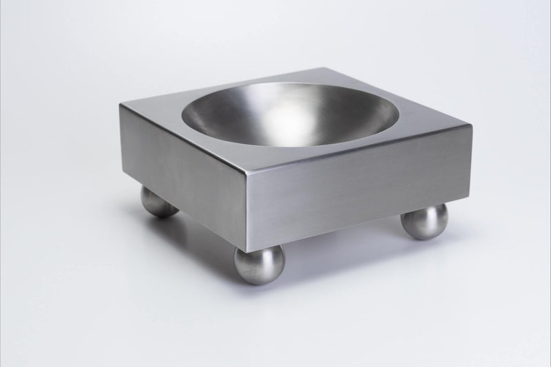Brushed Stainless Steel Tray — close-up of rounded base and polished interior