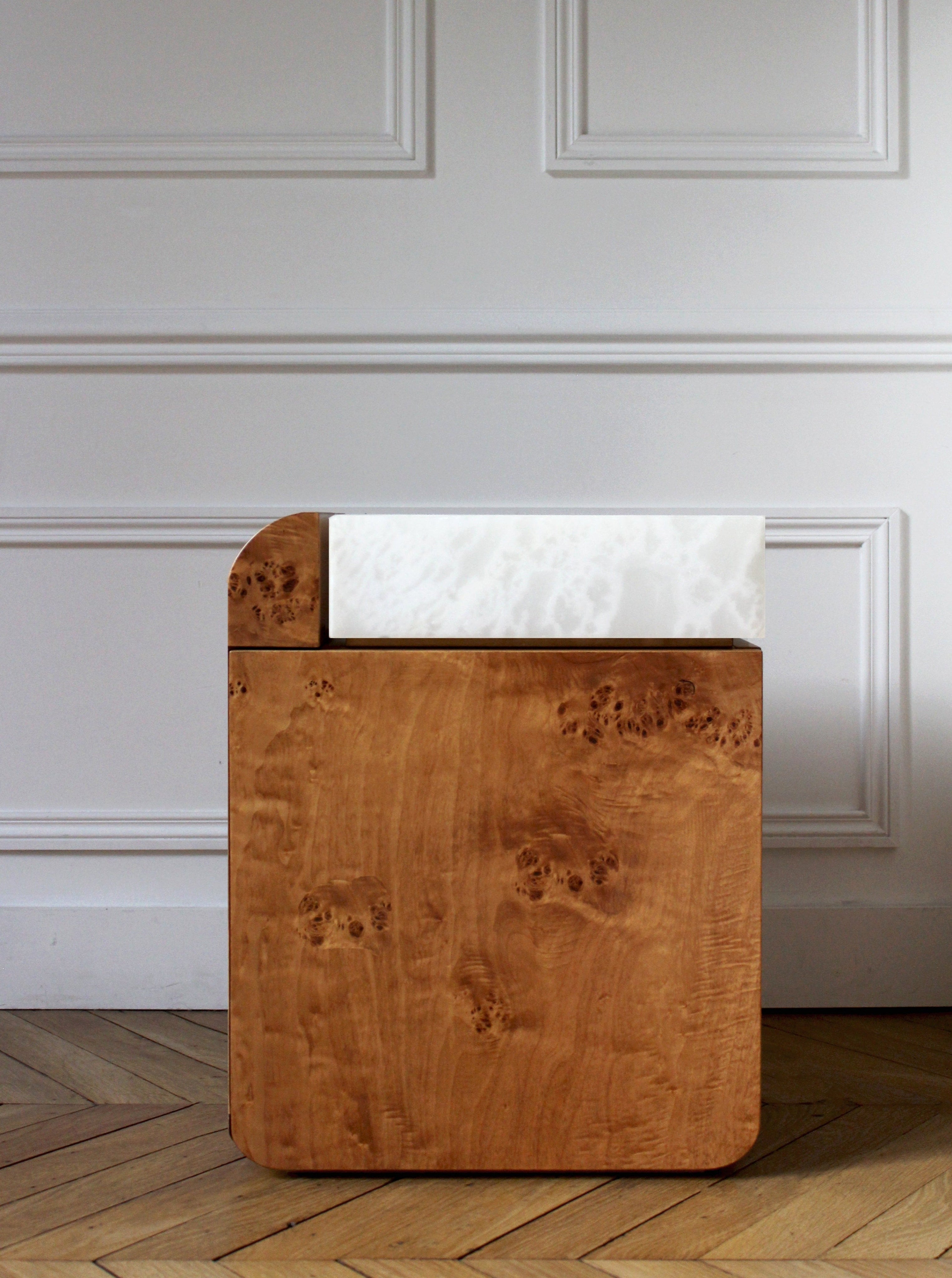 "Amo" Burl Wood and White Onyx Side Table — lifestyle setting