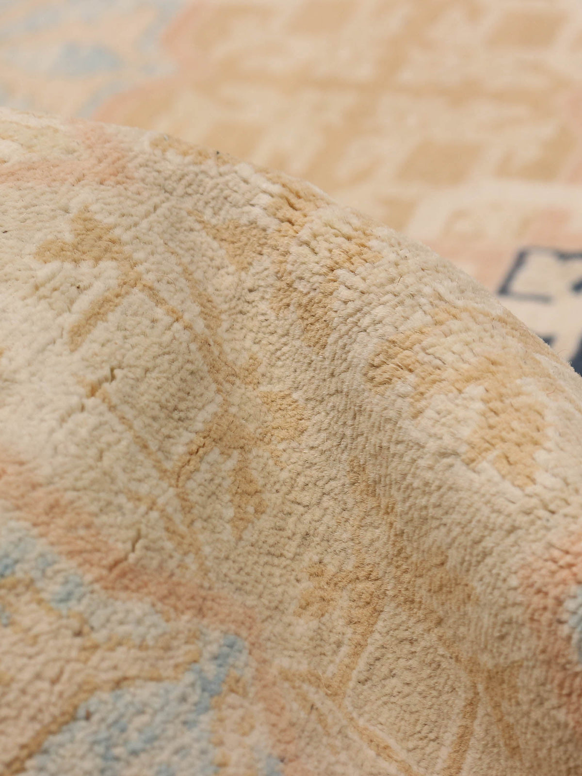 vintage rug in chamois 241 x 300 cm — detail view