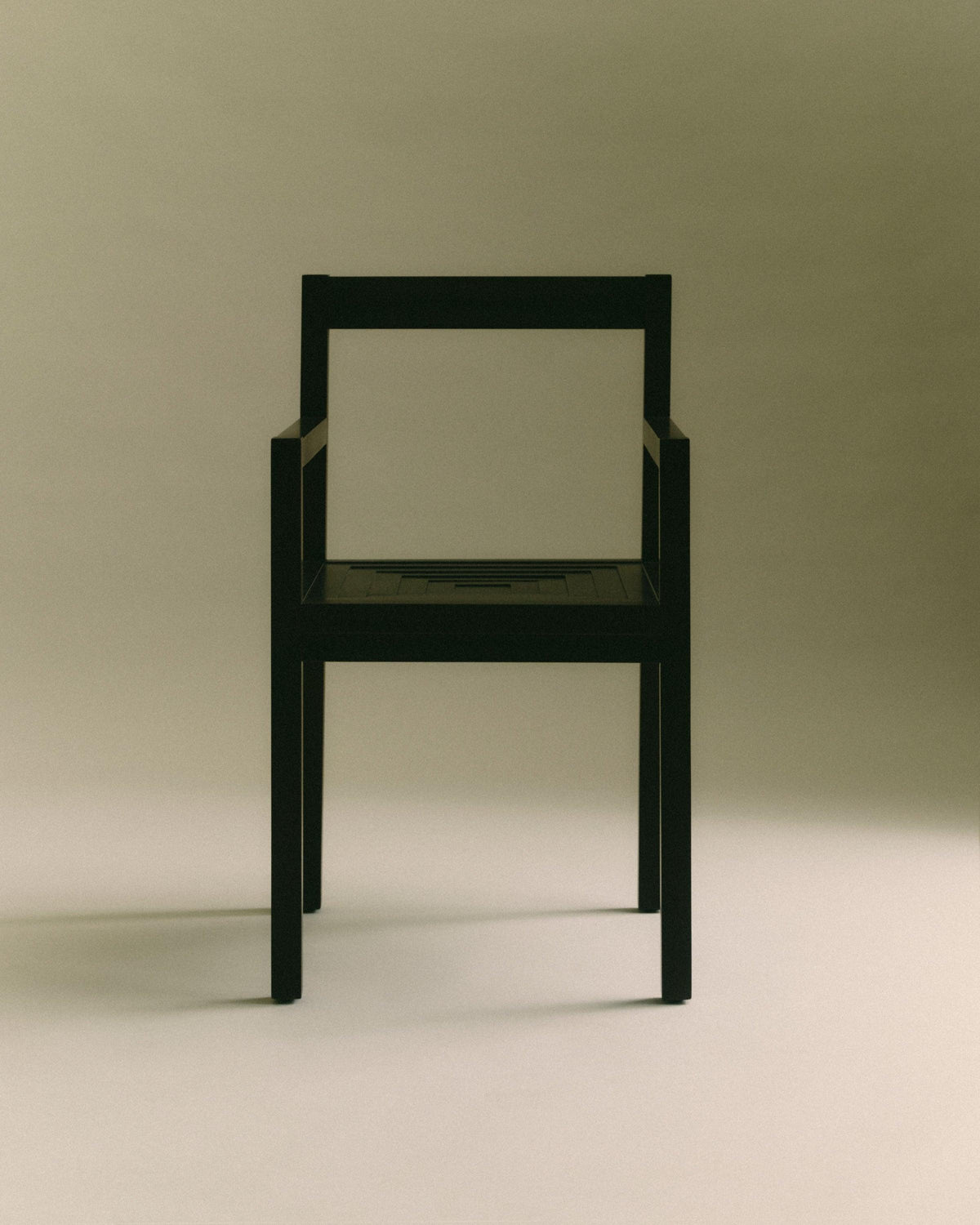 FRANKIE ARMCHAIR — close-up