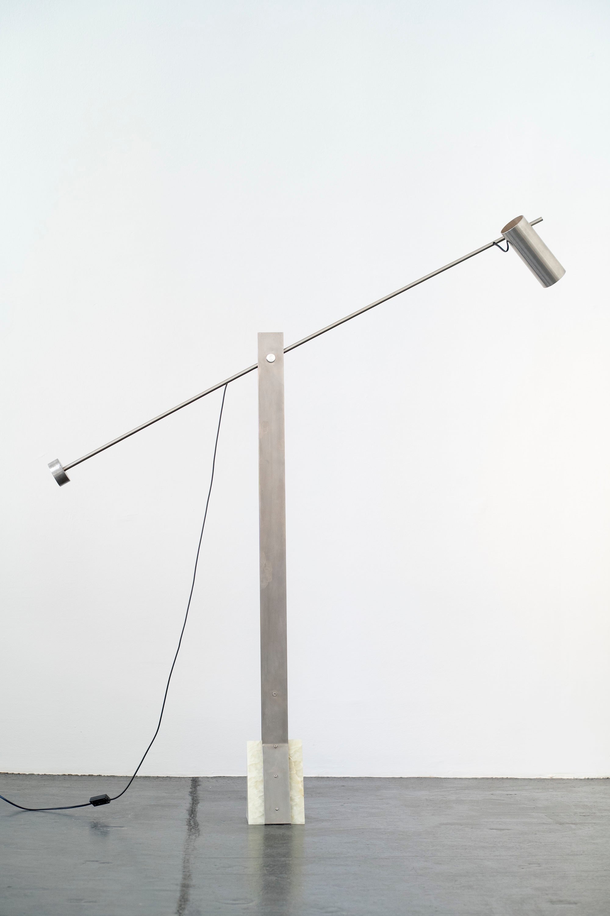Triangle Floor Lamp | DN_S2502 — angled view highlighting metal and marble base