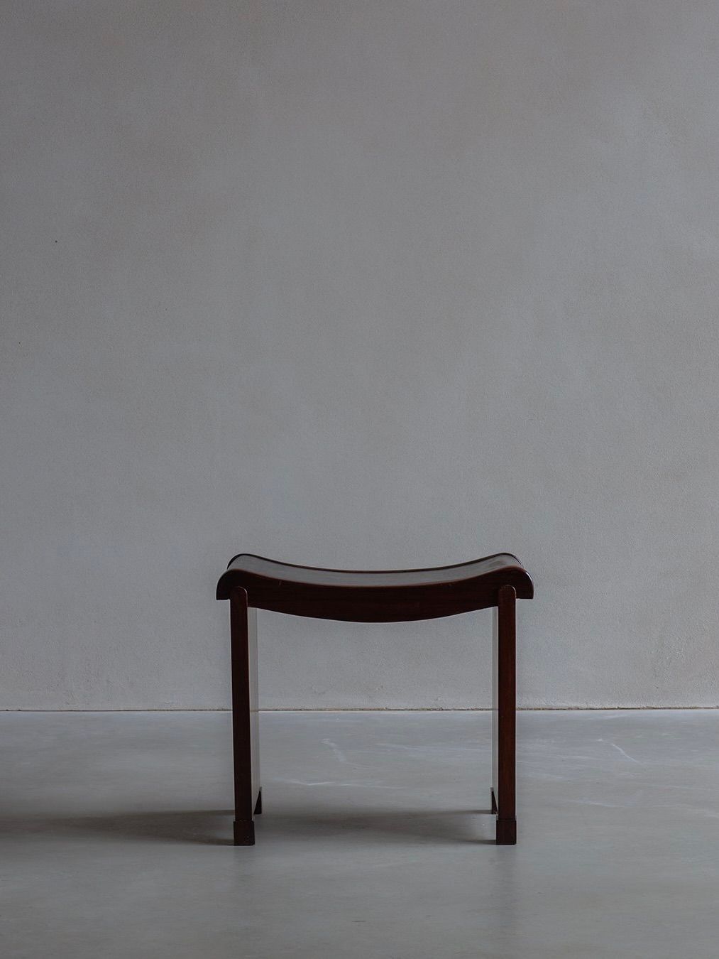 Pierre Chareau - Curule / Modèle n°. Tabouret MT 1015