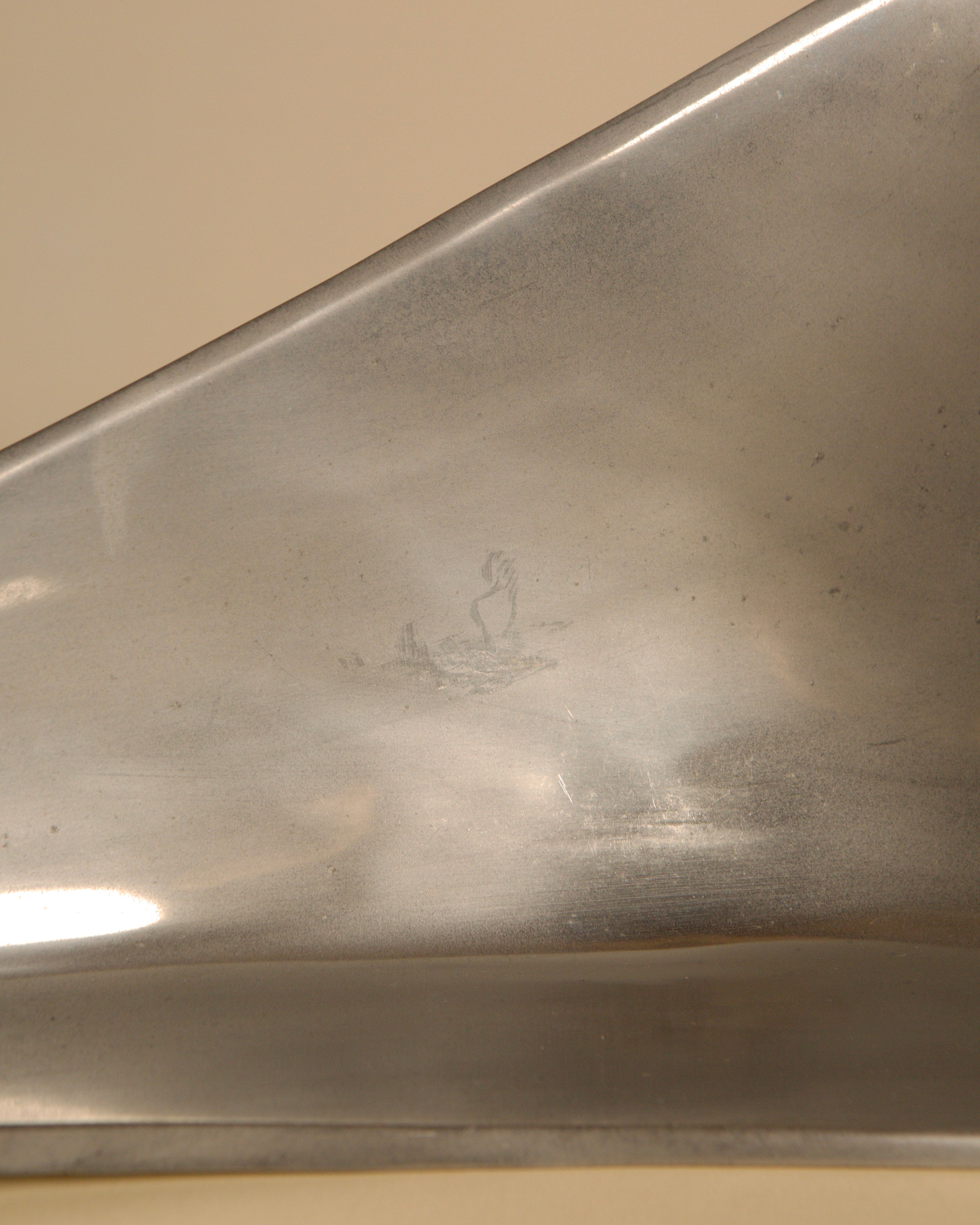 Pair of Italian "Triangle" aluminium catch-alls, 1980s — additional view