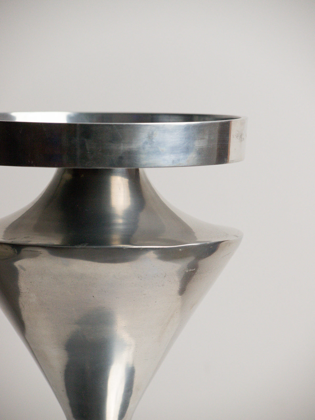 Hourglass Pedestal Stand with Lift-Off Tray, Polished Aluminium, Space Age 1970s — additional view