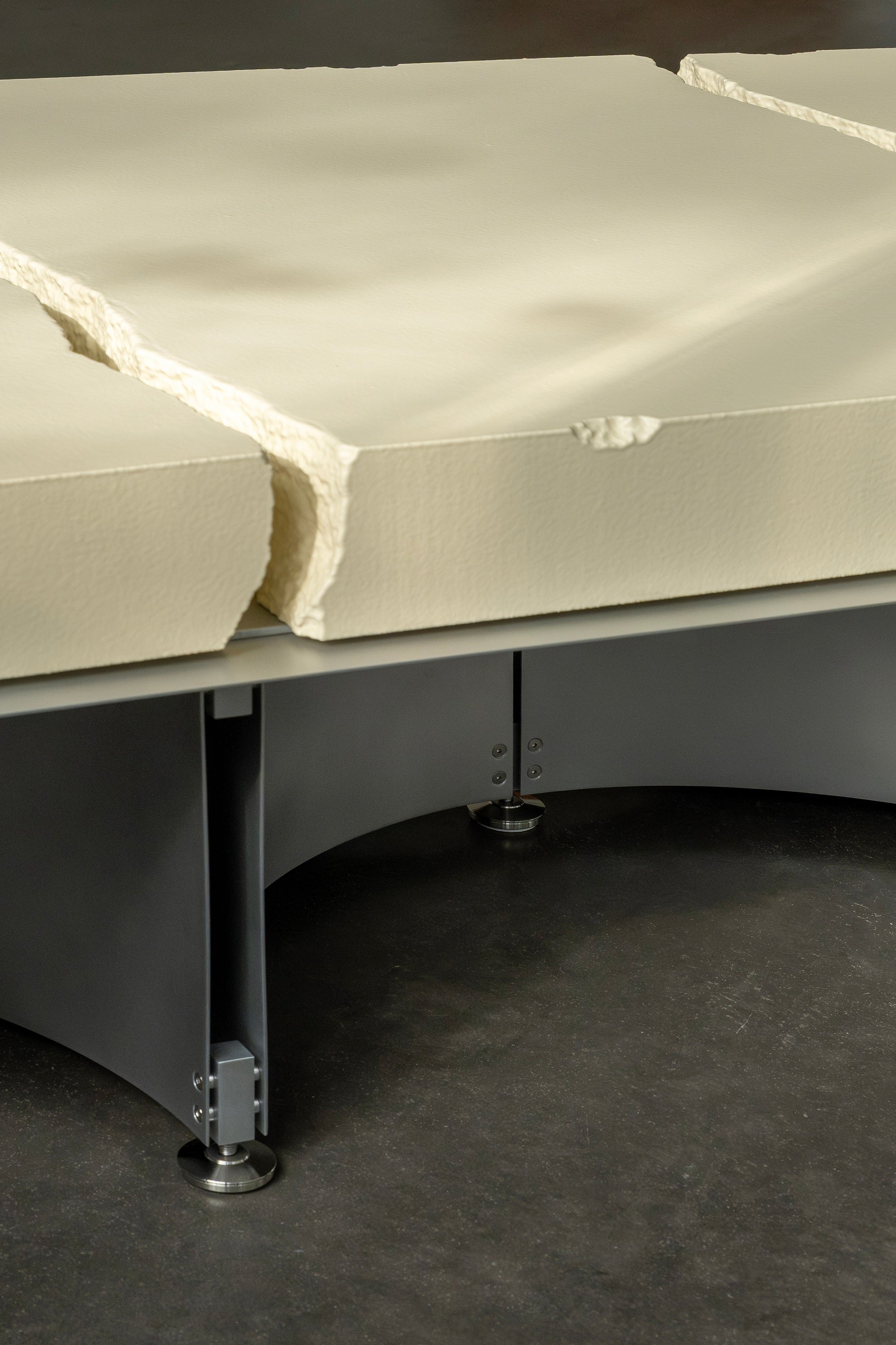 Radius – Aluminium and Foam Daybed — additional view