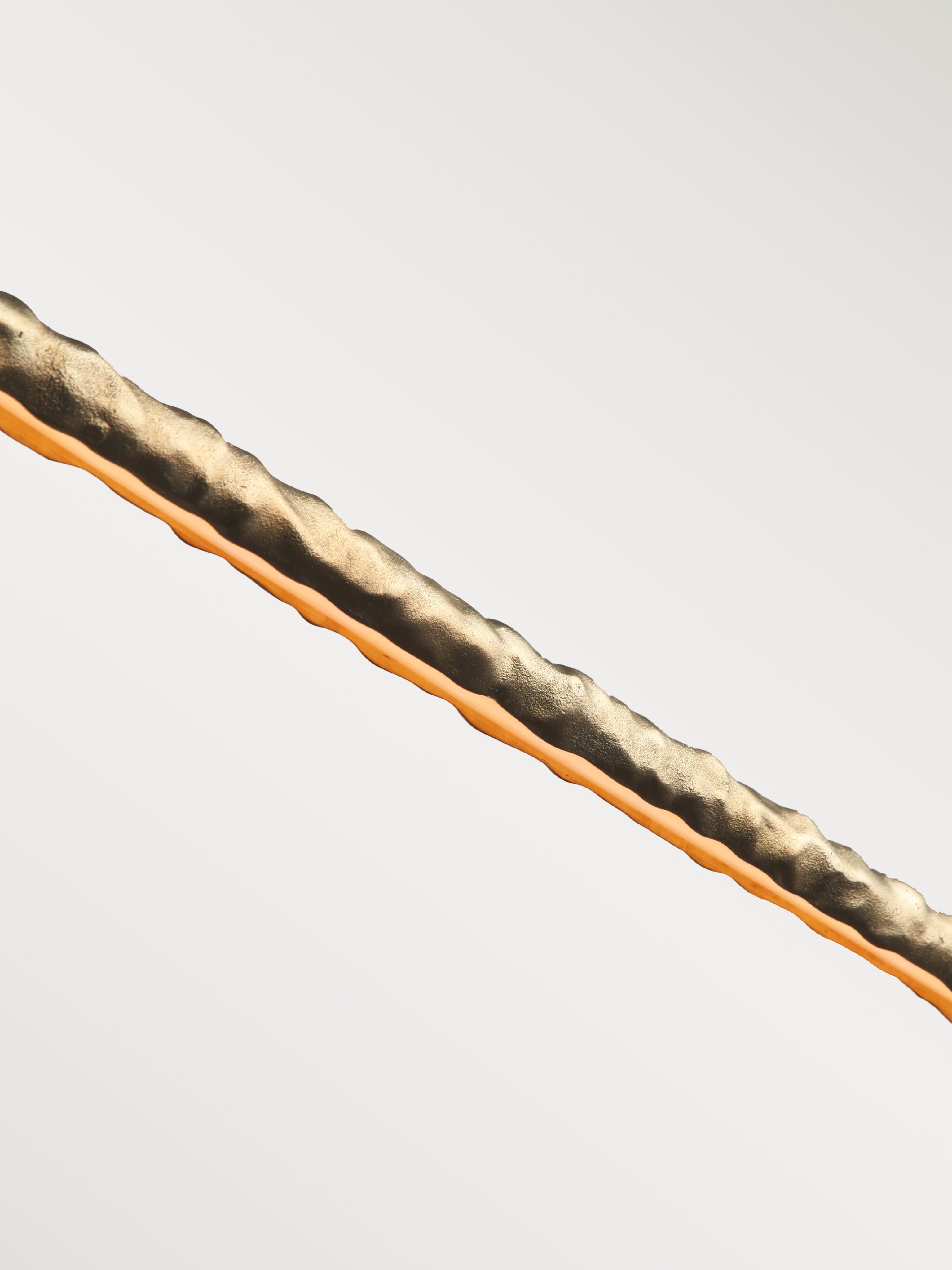 Aria Linear Light — side angle