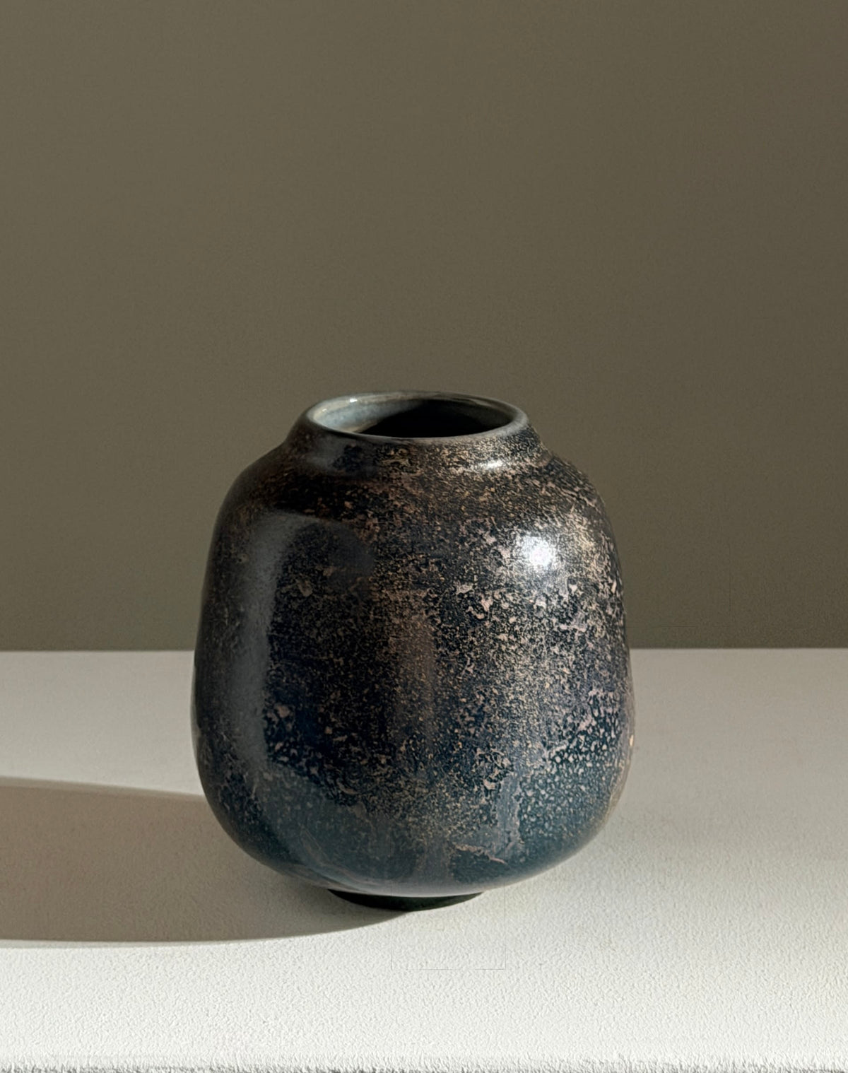 Small porcelain vase by Matthieu Liévois, France, circa 2000 — detail view