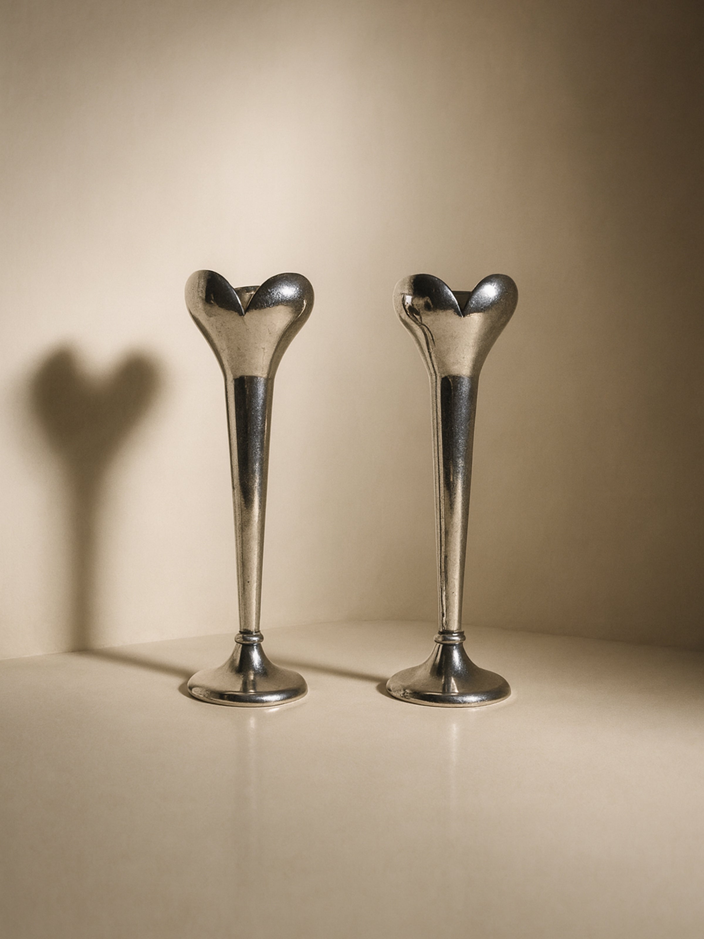 Set of 2 Candlesticks - Gio Ponti for Calderoni - 1930s by Dodo Vintage | The Oblist — polished metal finish