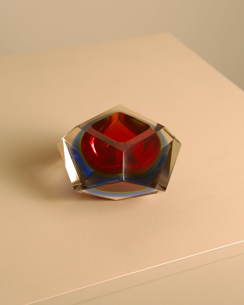 "Diamant" ashtray/vide-poches in red Murano glass by Flavio Poli for Seguso, 80s — side angle