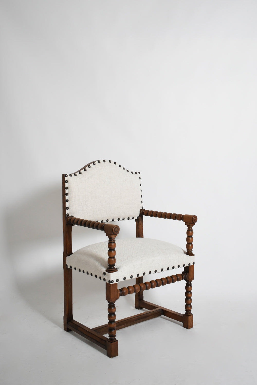 Pair of turned wood armchairs, XIXth c. — close-up