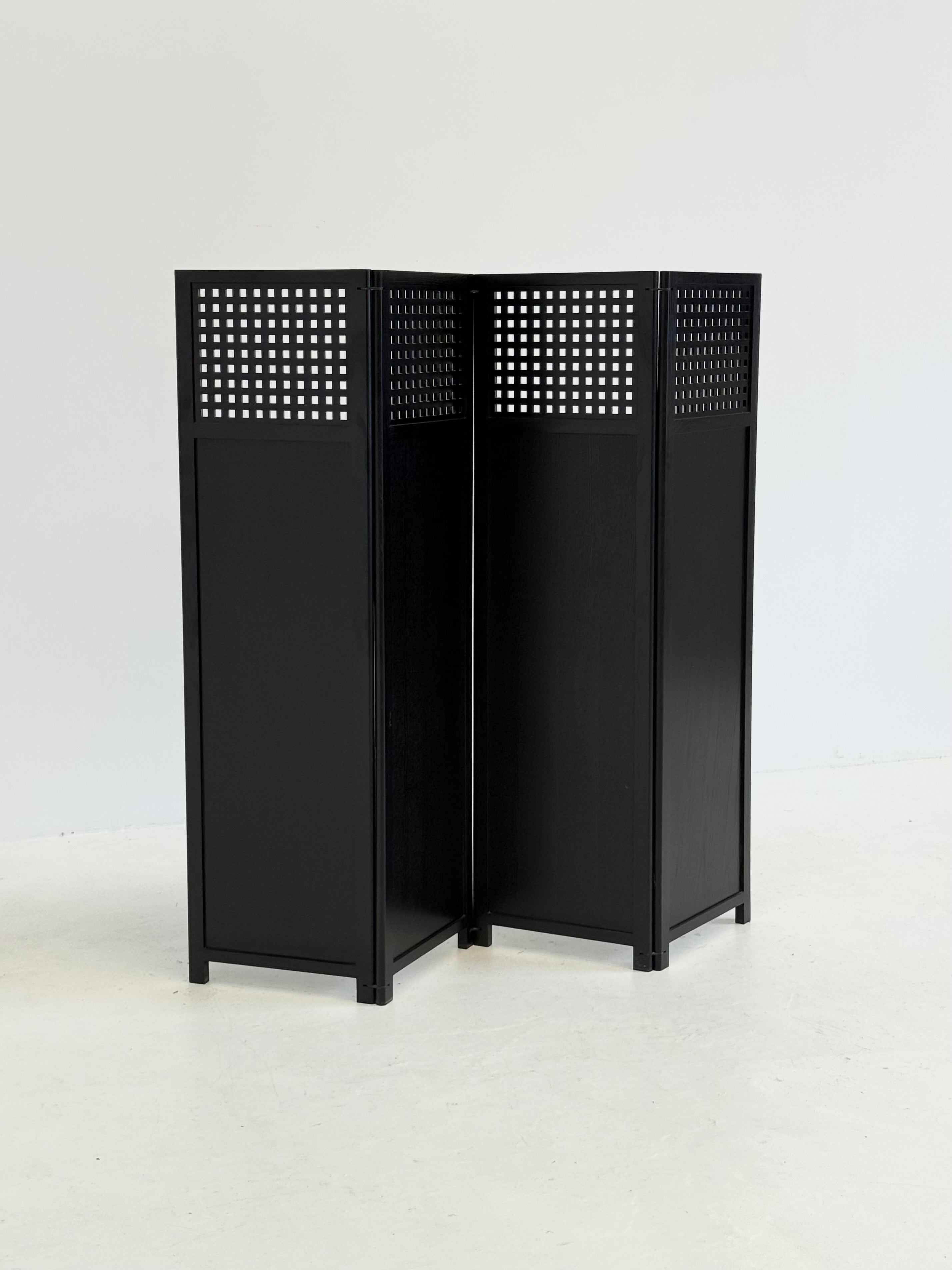 Room screen by Umberto Asnago for Giorgetti — detail view