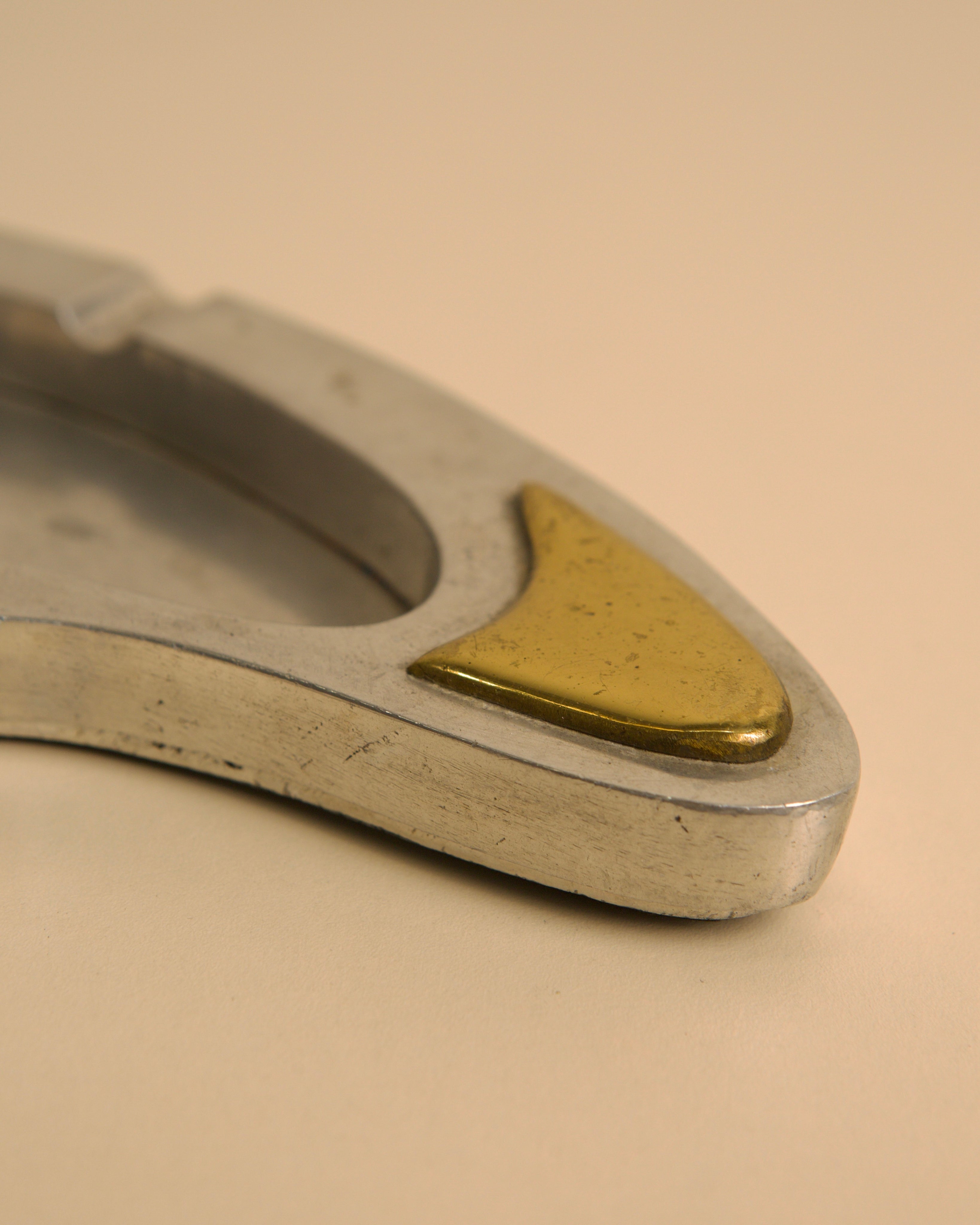 Ensemble de cendrier et briquet des années 60