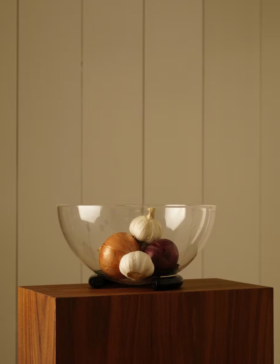 Guzzini ‘Chimera’ Plexiglass Bowl by Giugiaro, 1989 by Les Objets Amsterdam | The Oblist