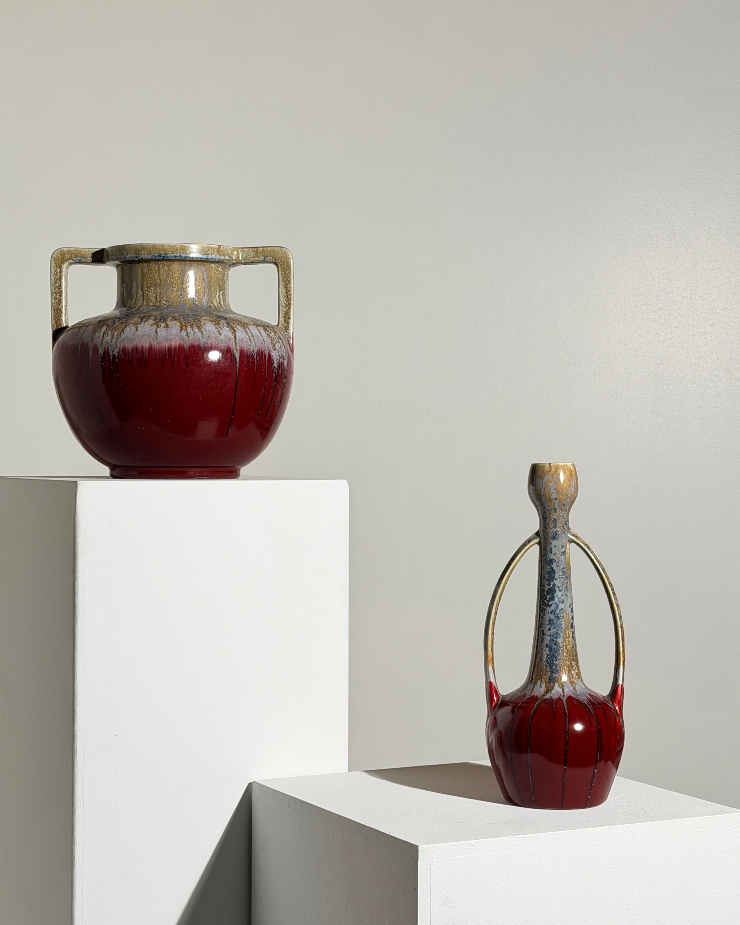 Pair of Art-deco vases by Figuresdesign | The Oblist