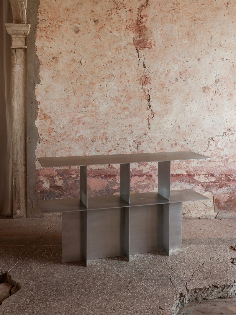Lamina aluminum console — detail view