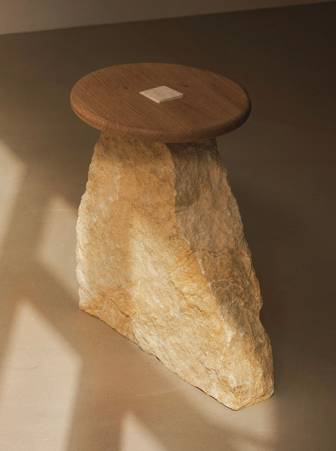 MUSHROOM SIDE TABLE ( 01 ) — lifestyle setting