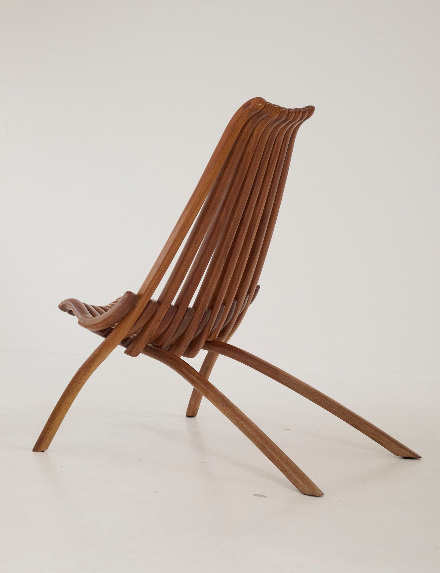 Vintage Artisanal Foldable Lounge Chair in Wood