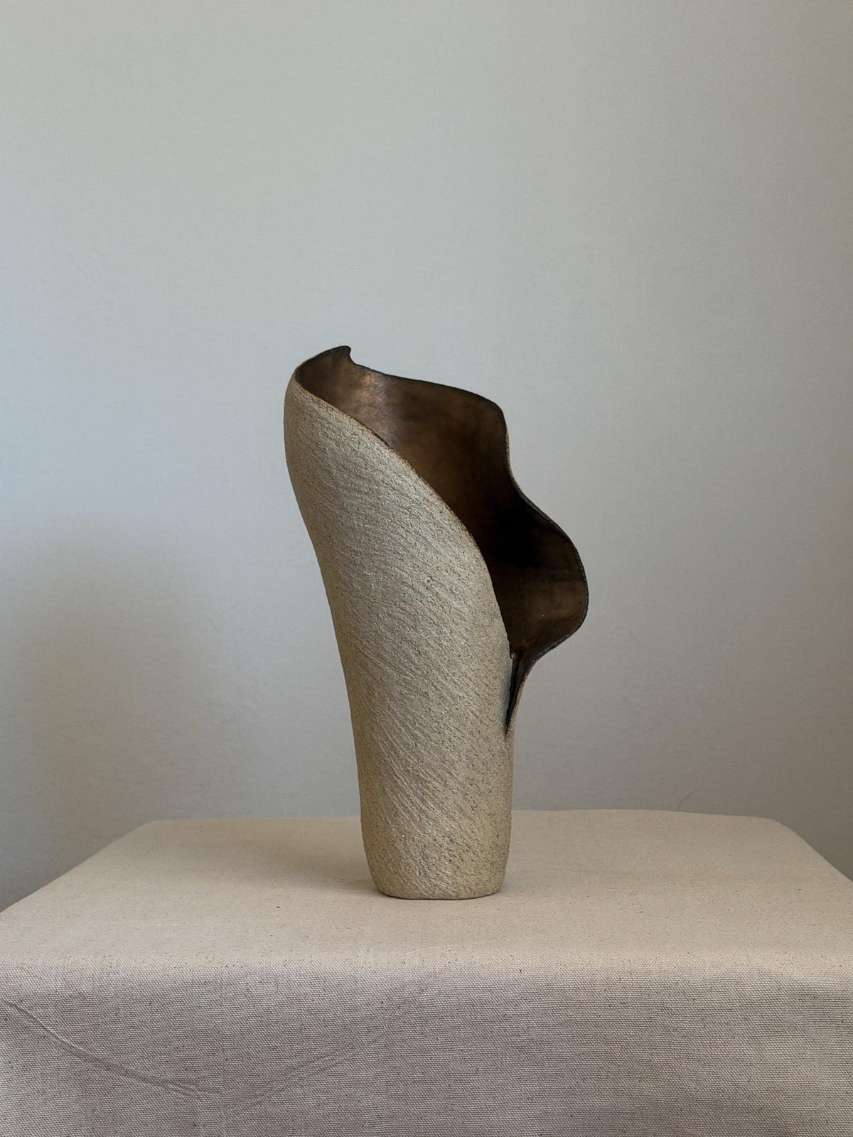 Sculptural Vase in Ceramic and Stone | Japandi Style — view 9